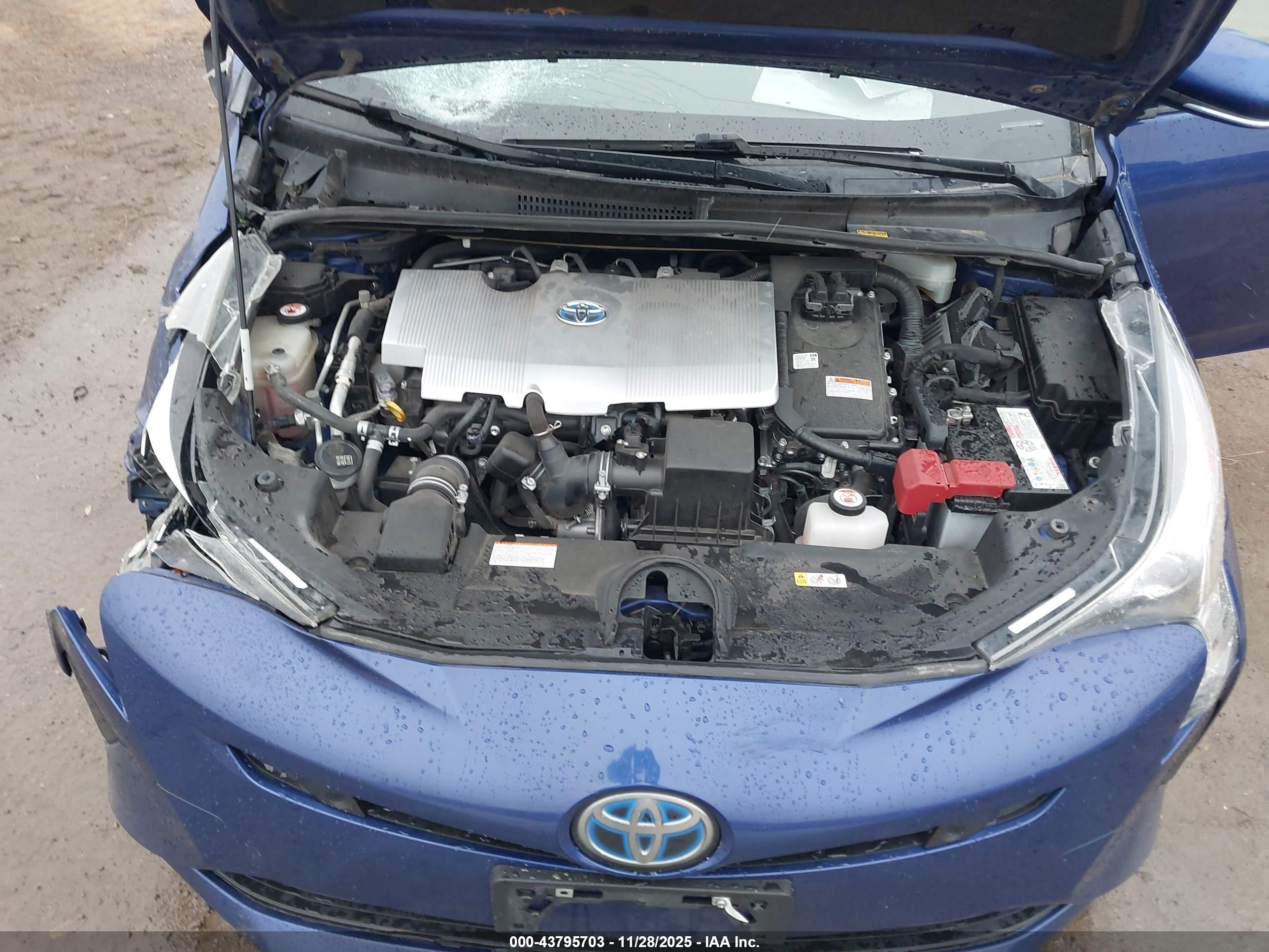 TOYOTA PRIUS image 10