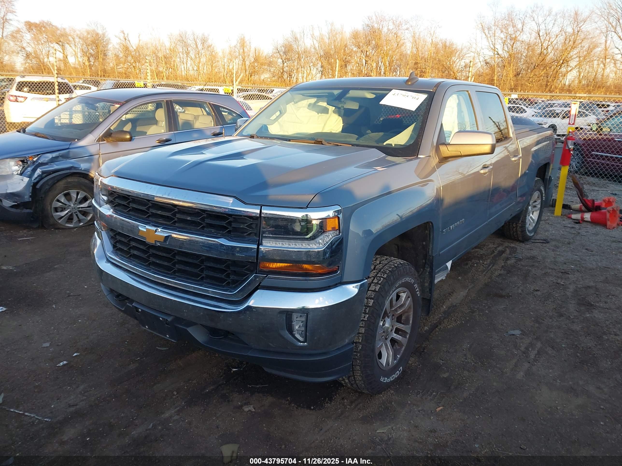 CHEVROLET SILVERADO image 2