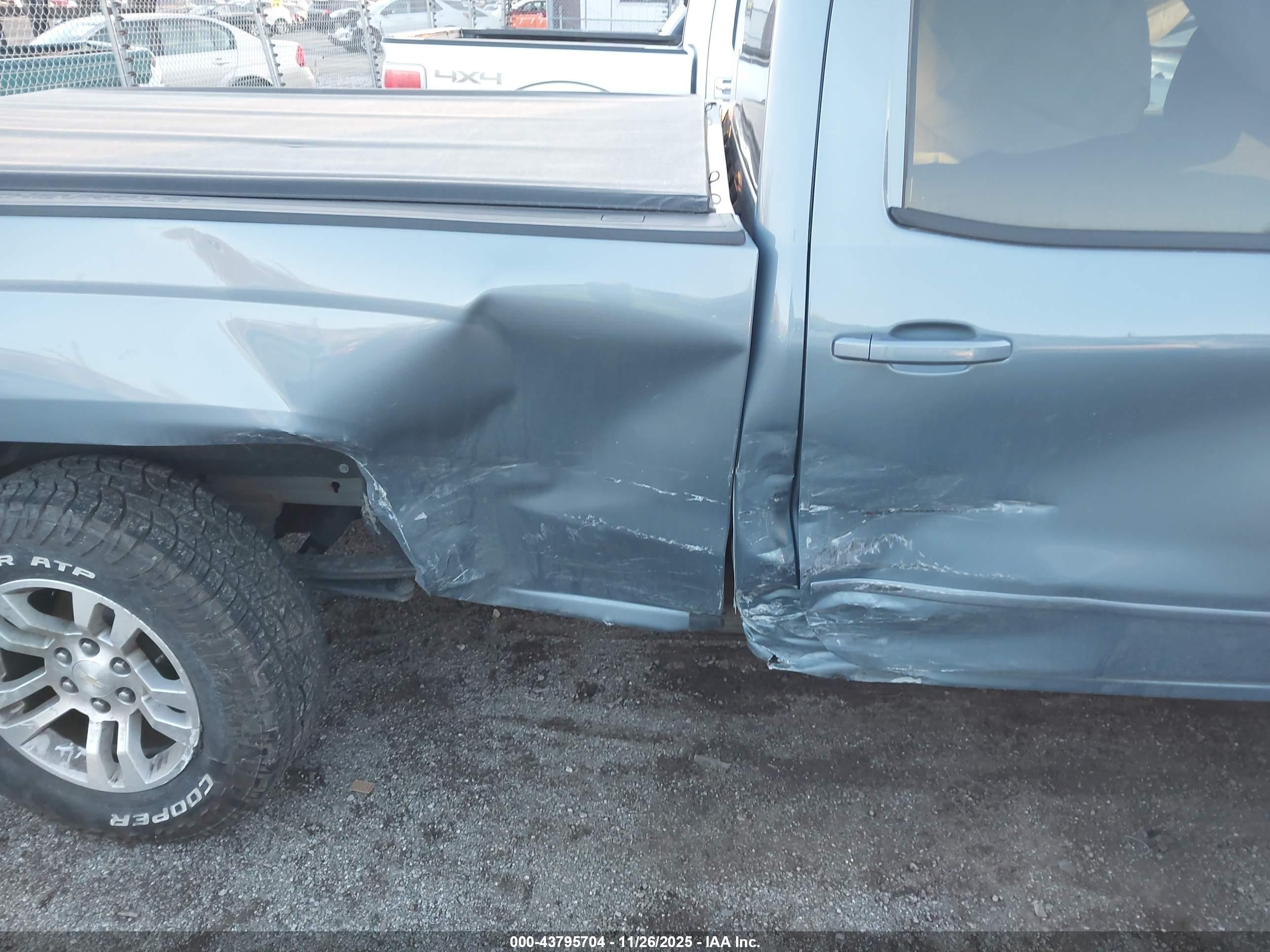 CHEVROLET SILVERADO image 6