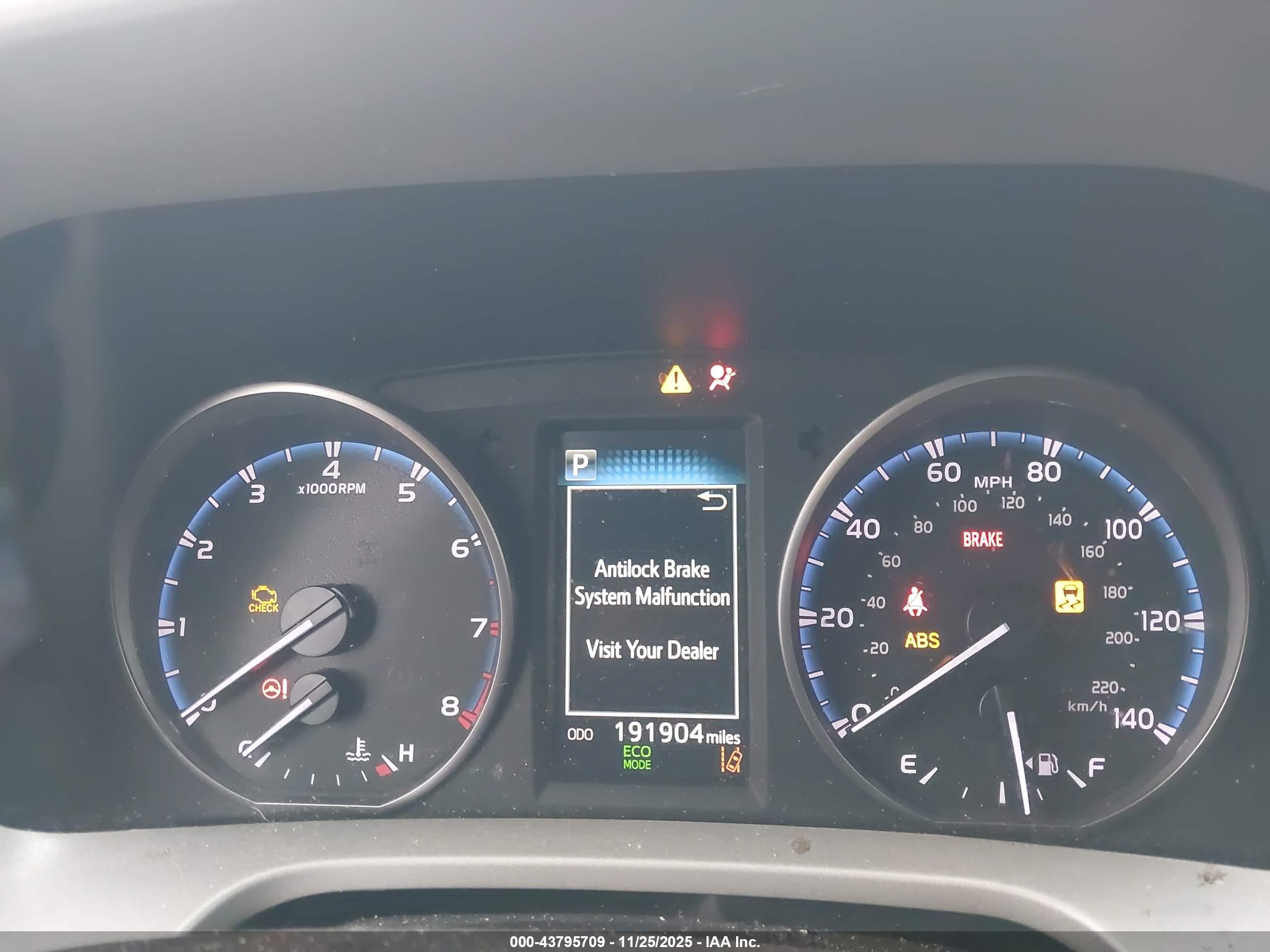 TOYOTA RAV4 image 7