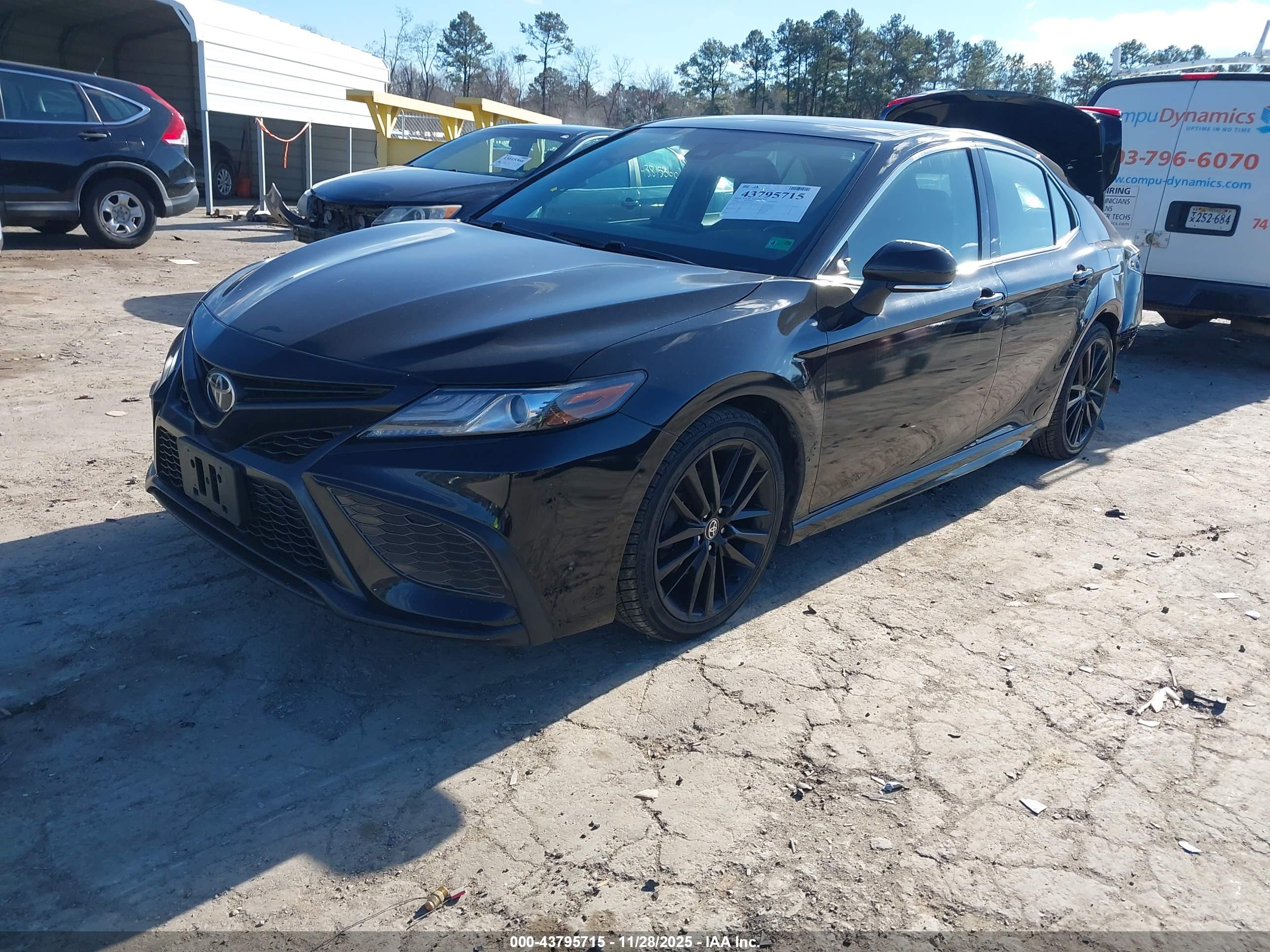 TOYOTA CAMRY image 2