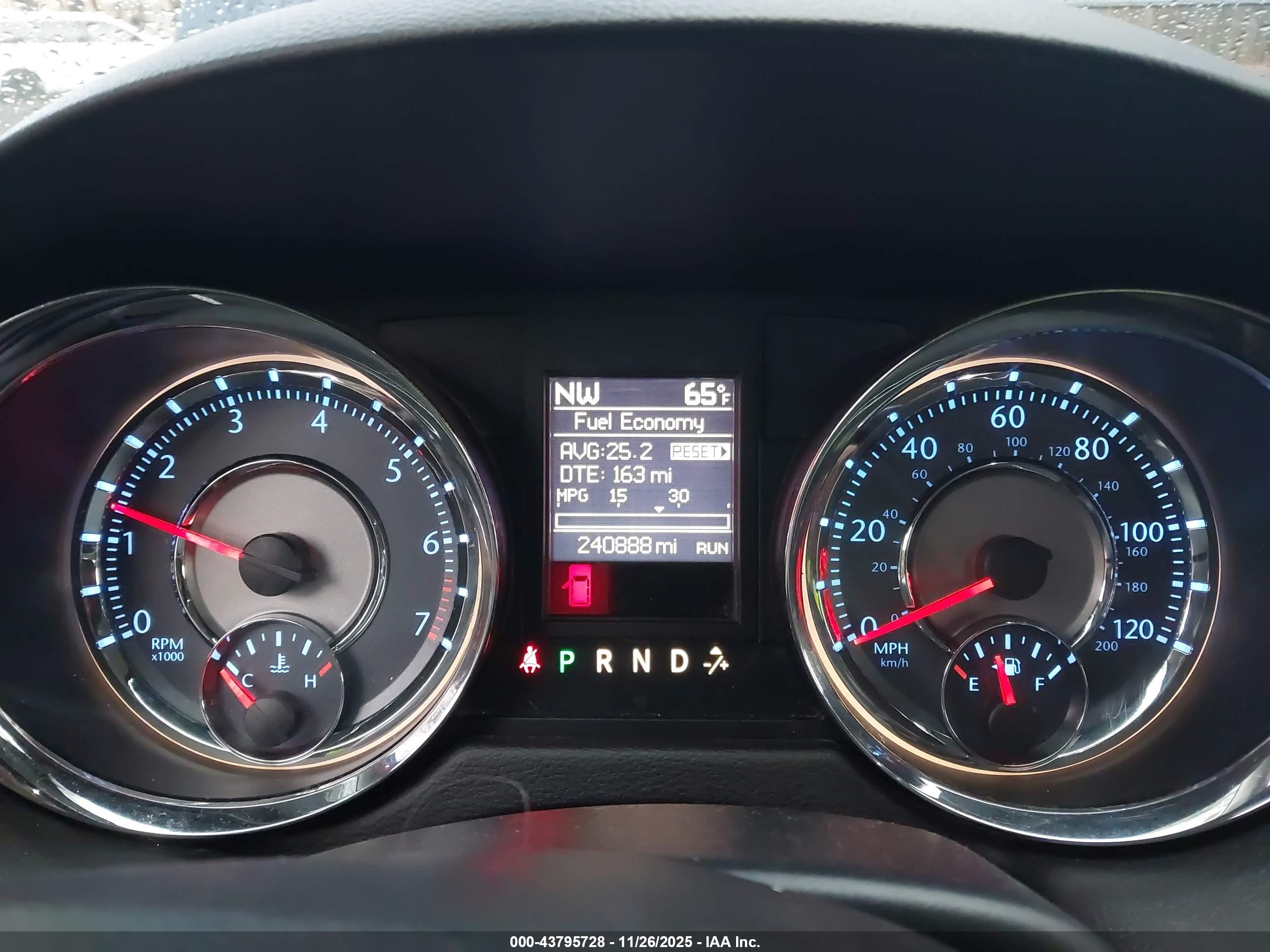 CHRYSLER TOWN image 7