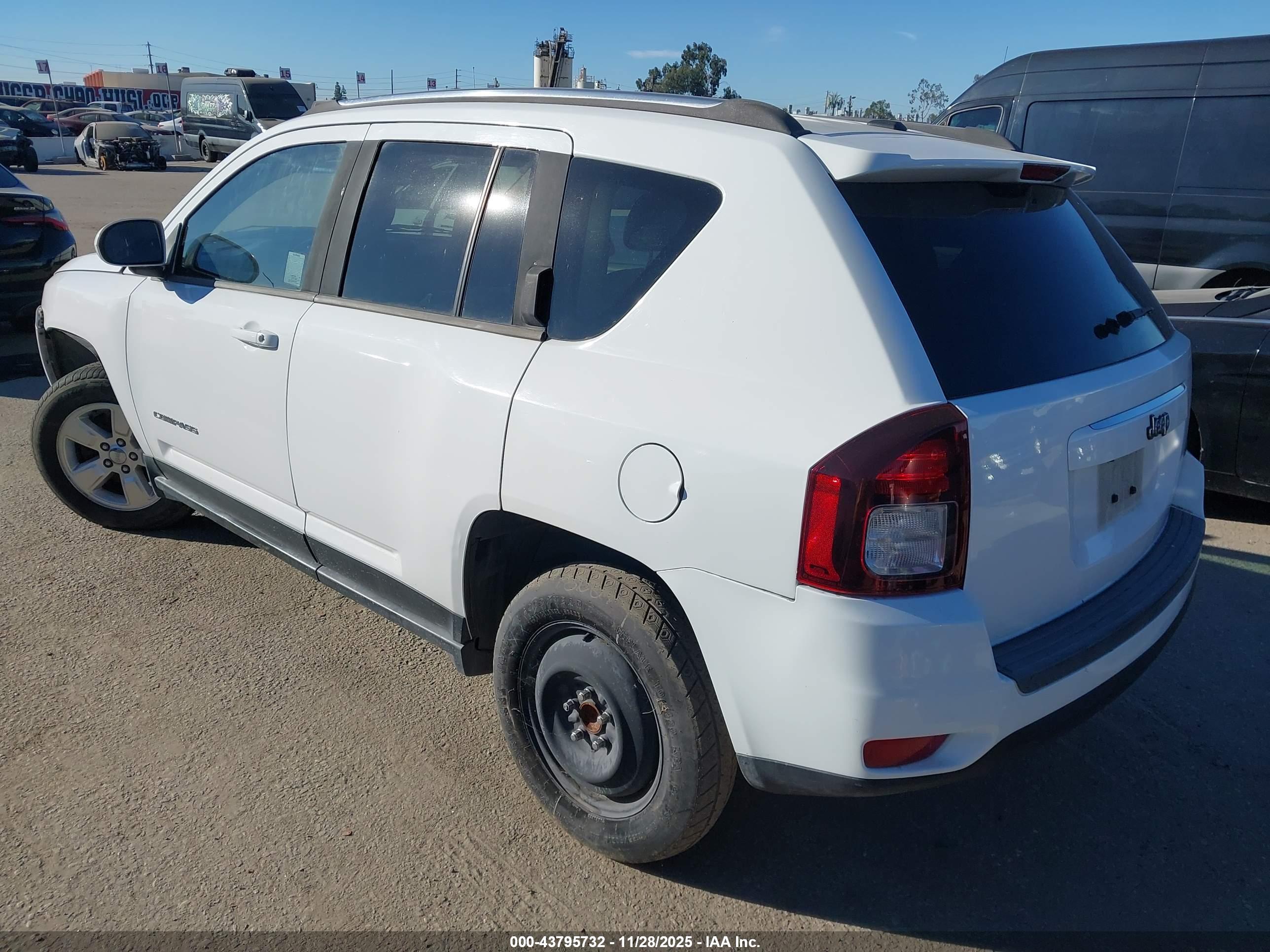 JEEP COMPASS image 3