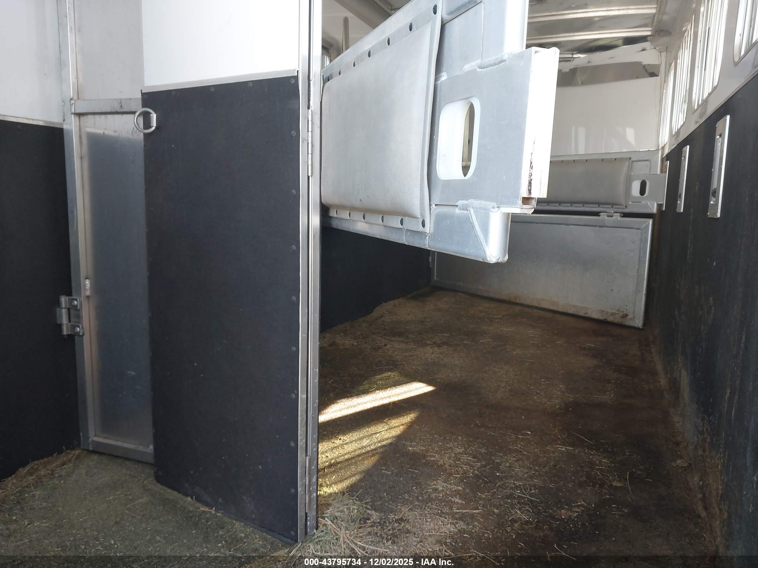 FEATHERLITE MFG image 5