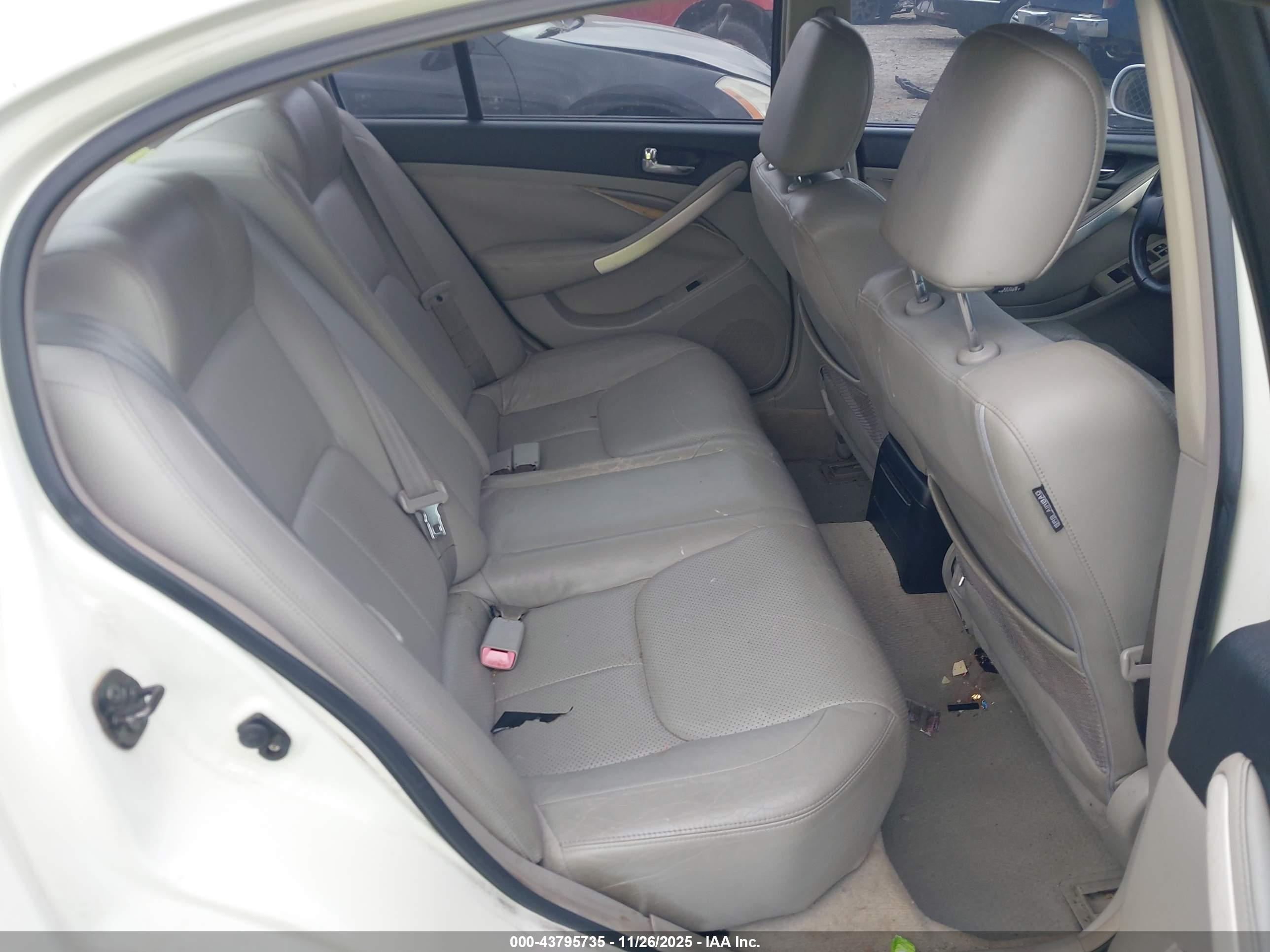 INFINITI G35 image 8