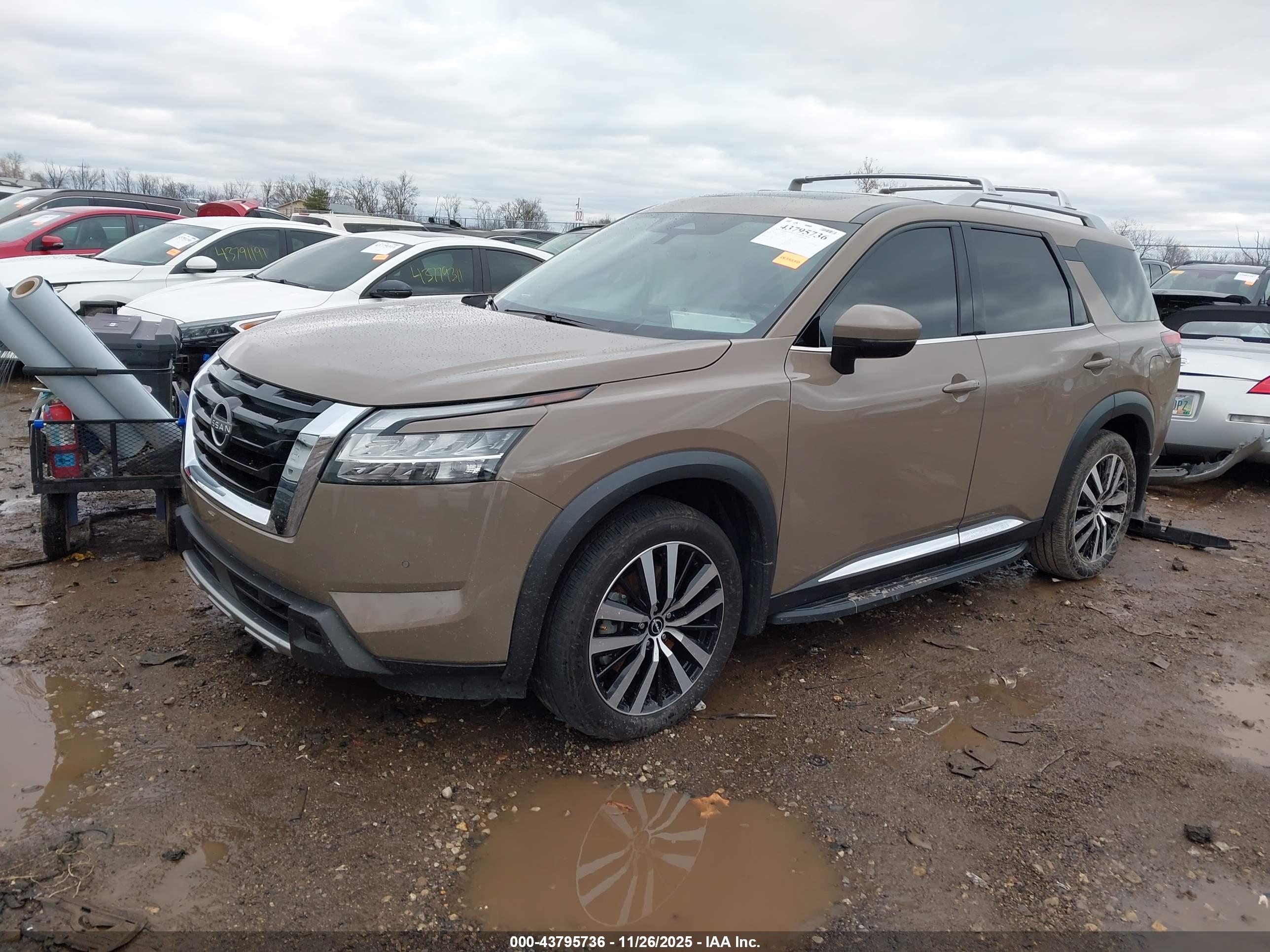 NISSAN PATHFINDER image 2