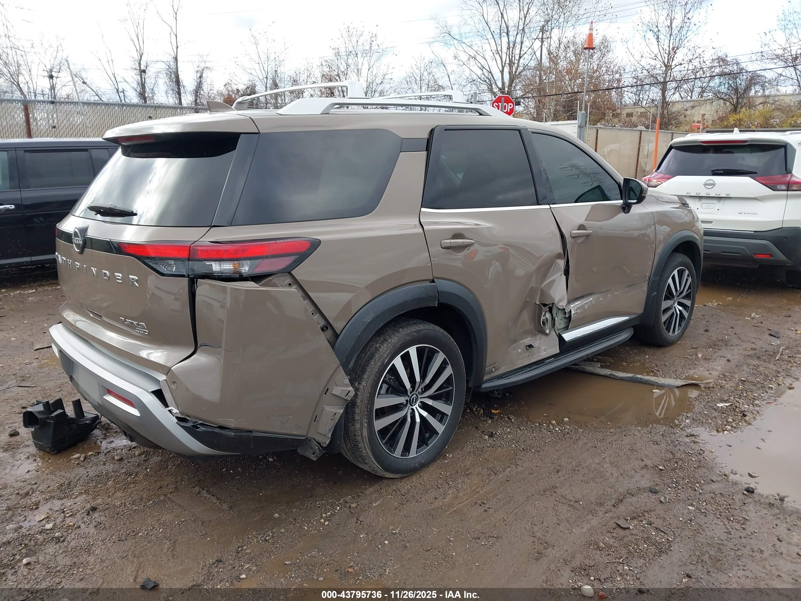 NISSAN PATHFINDER image 4