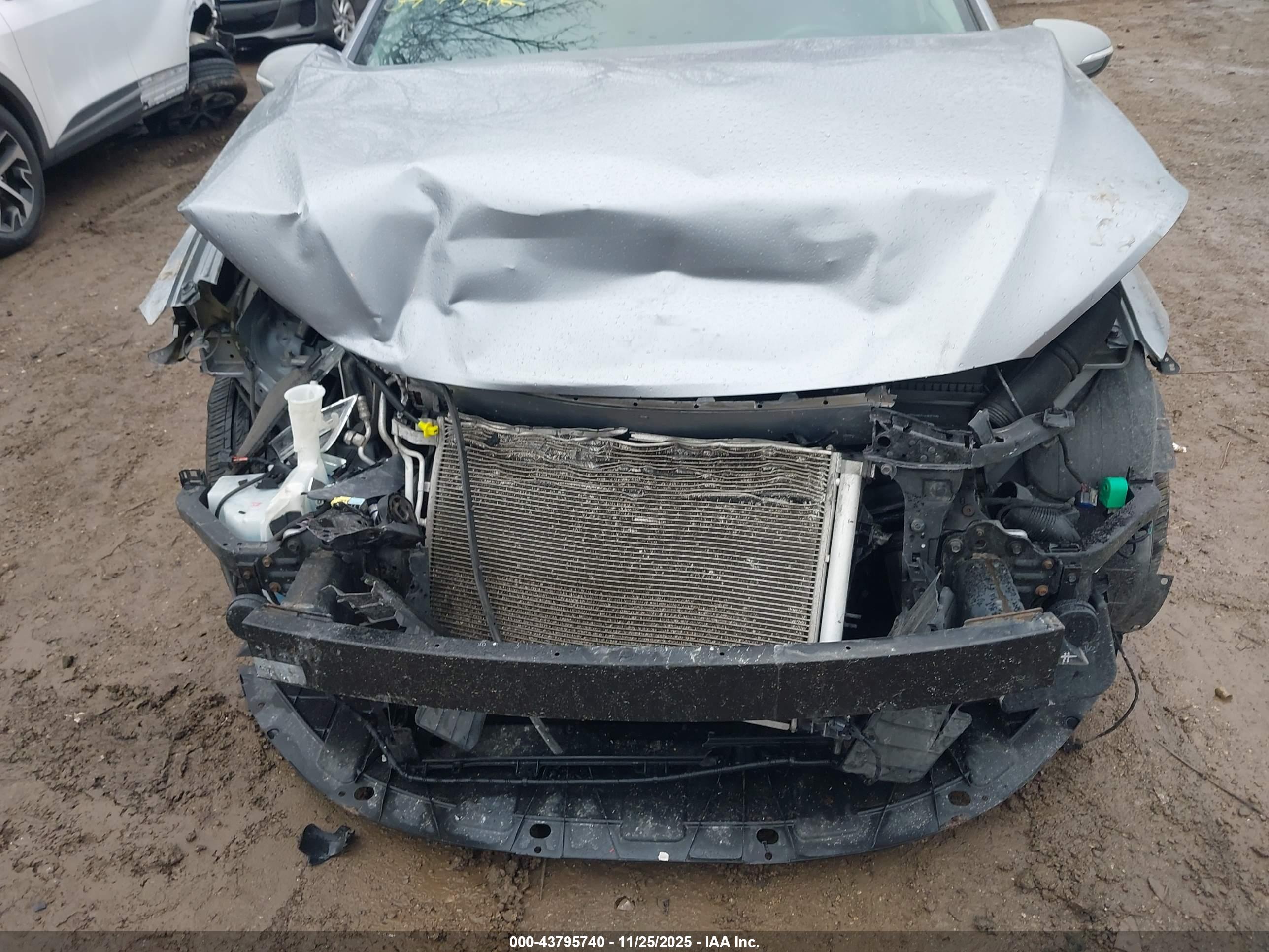 HYUNDAI ELANTRA image 6