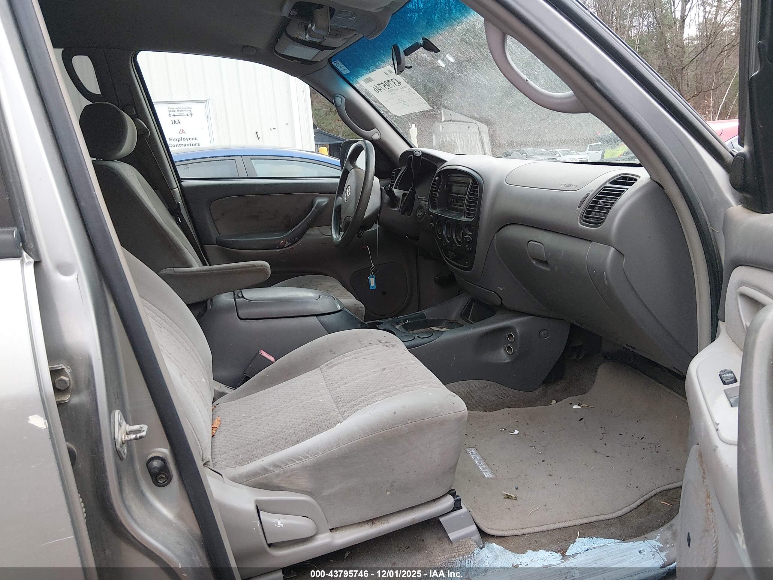 TOYOTA TUNDRA image 5