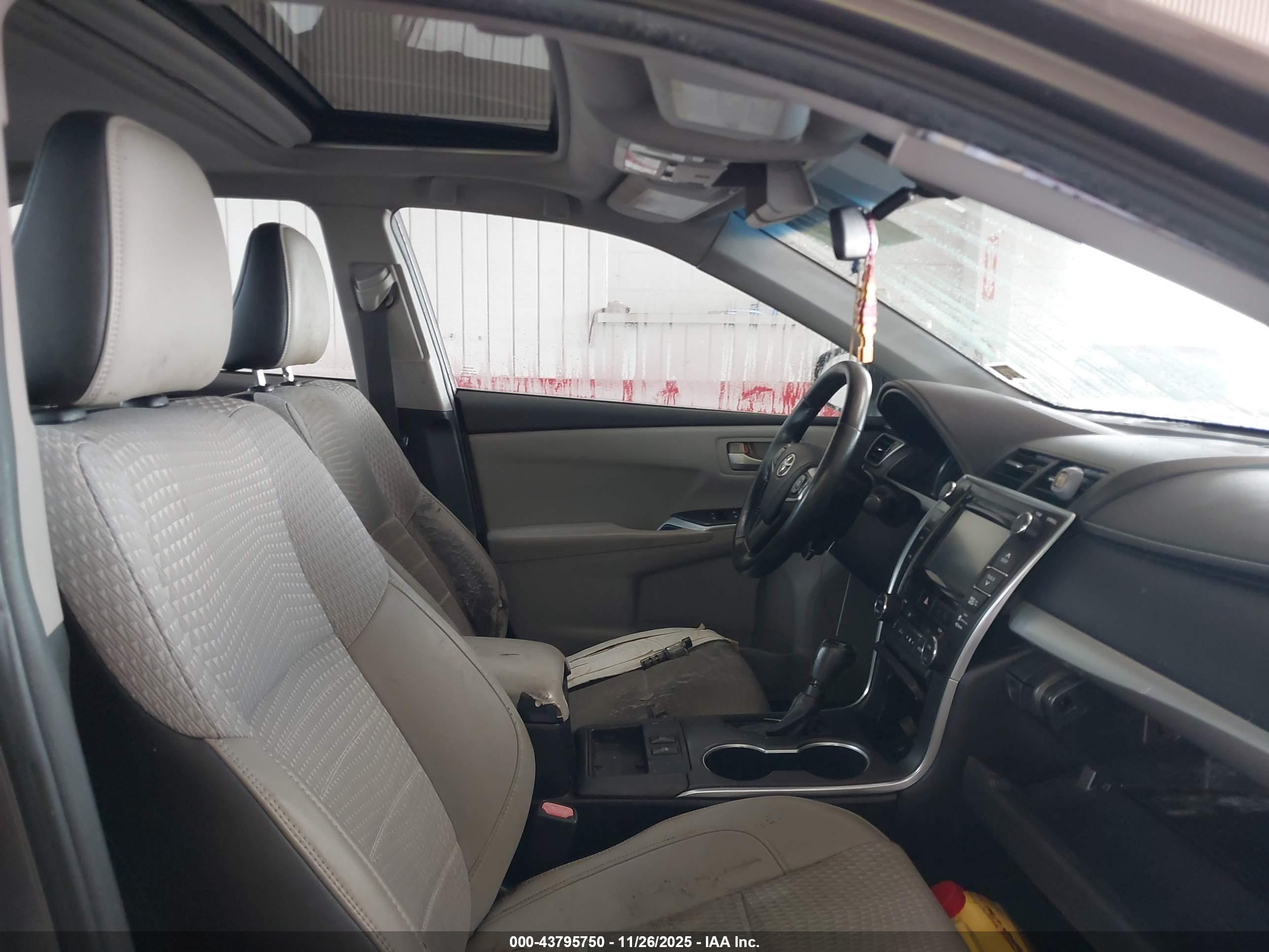 TOYOTA CAMRY image 5