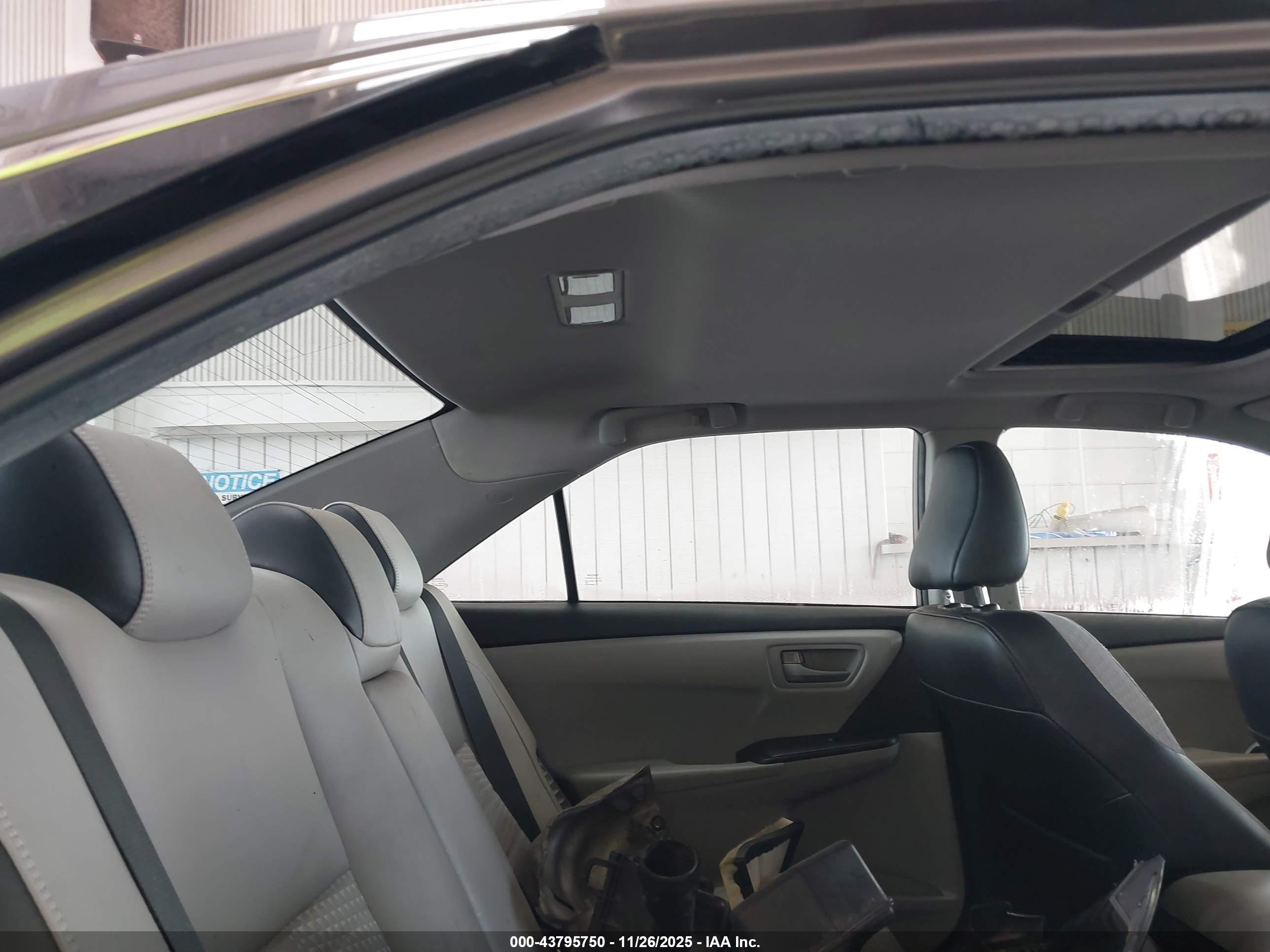 TOYOTA CAMRY image 8