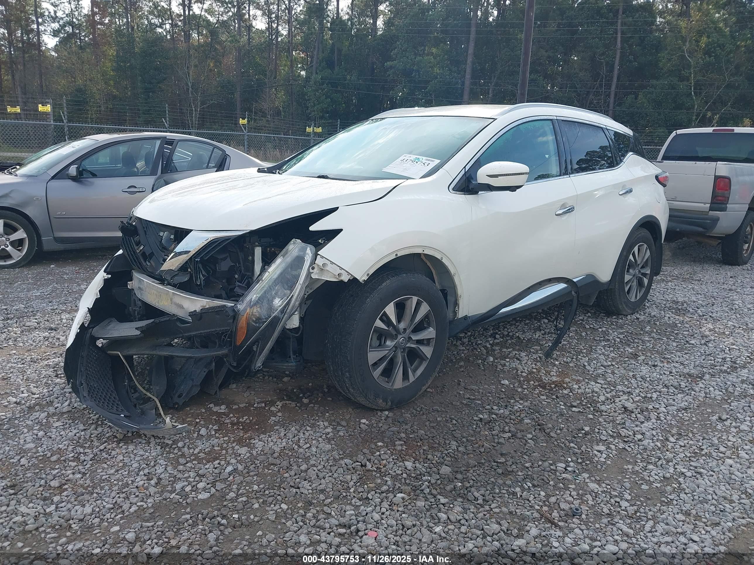 NISSAN MURANO image 2