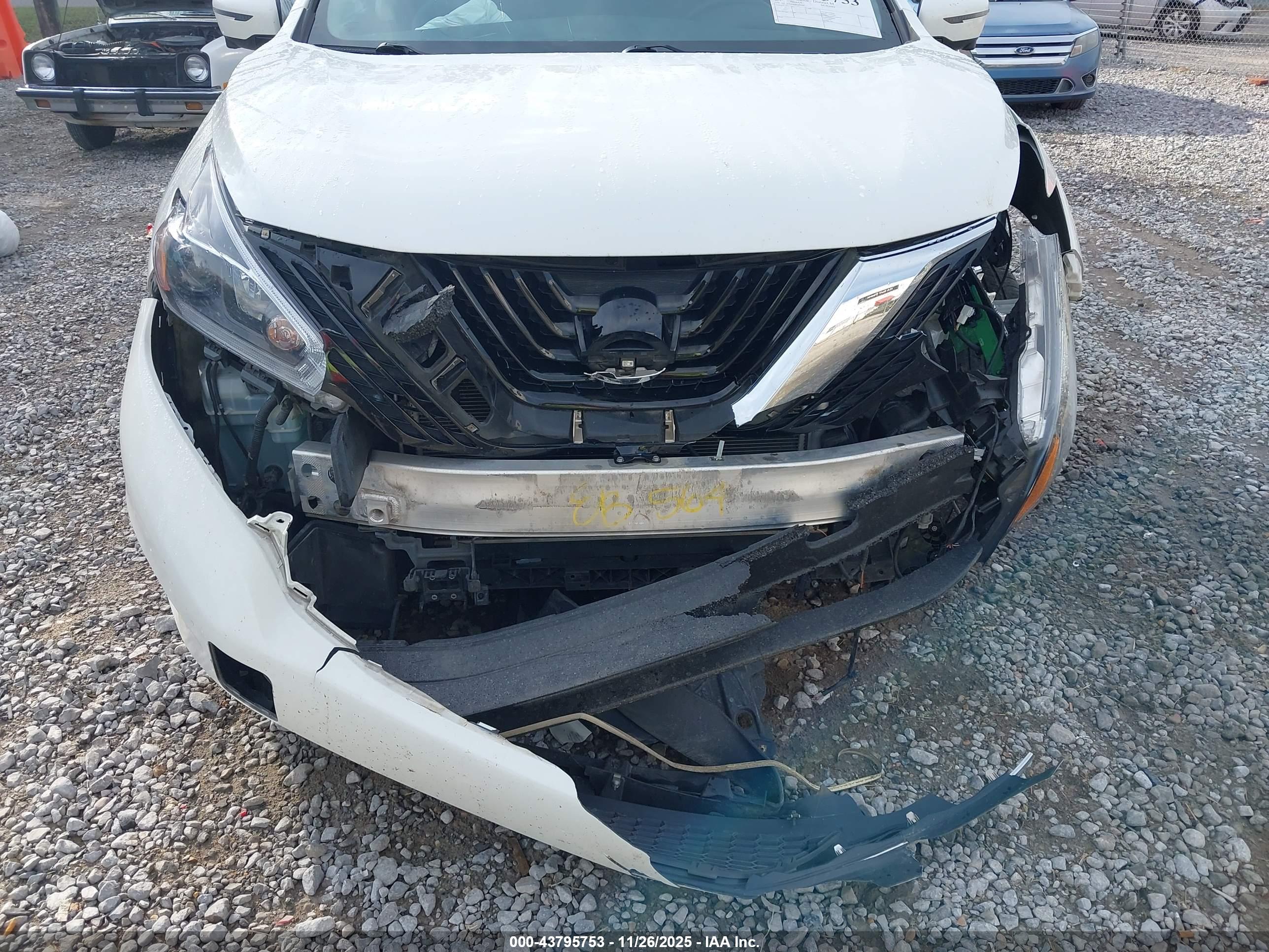 NISSAN MURANO image 6