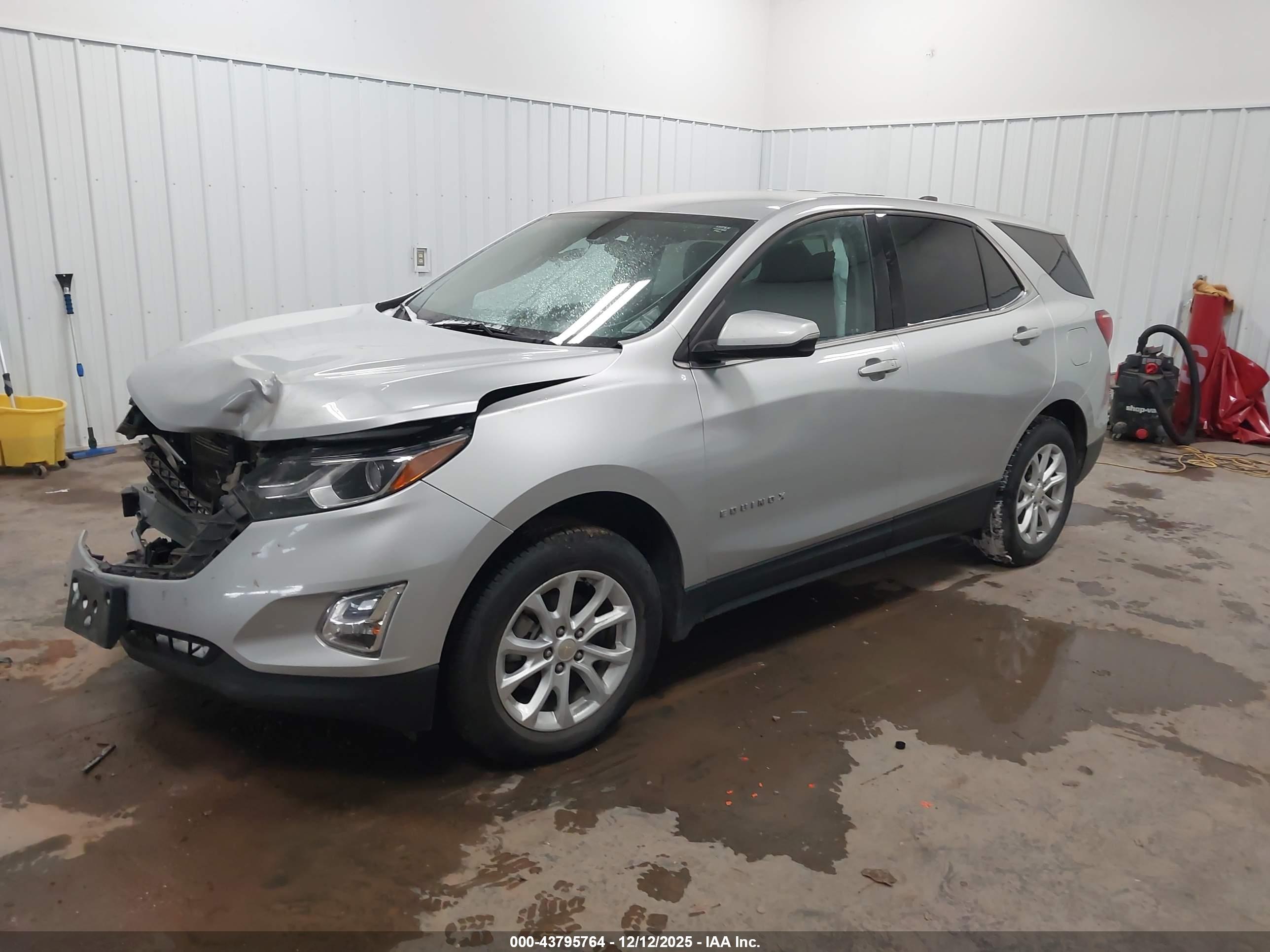 CHEVROLET EQUINOX image 2