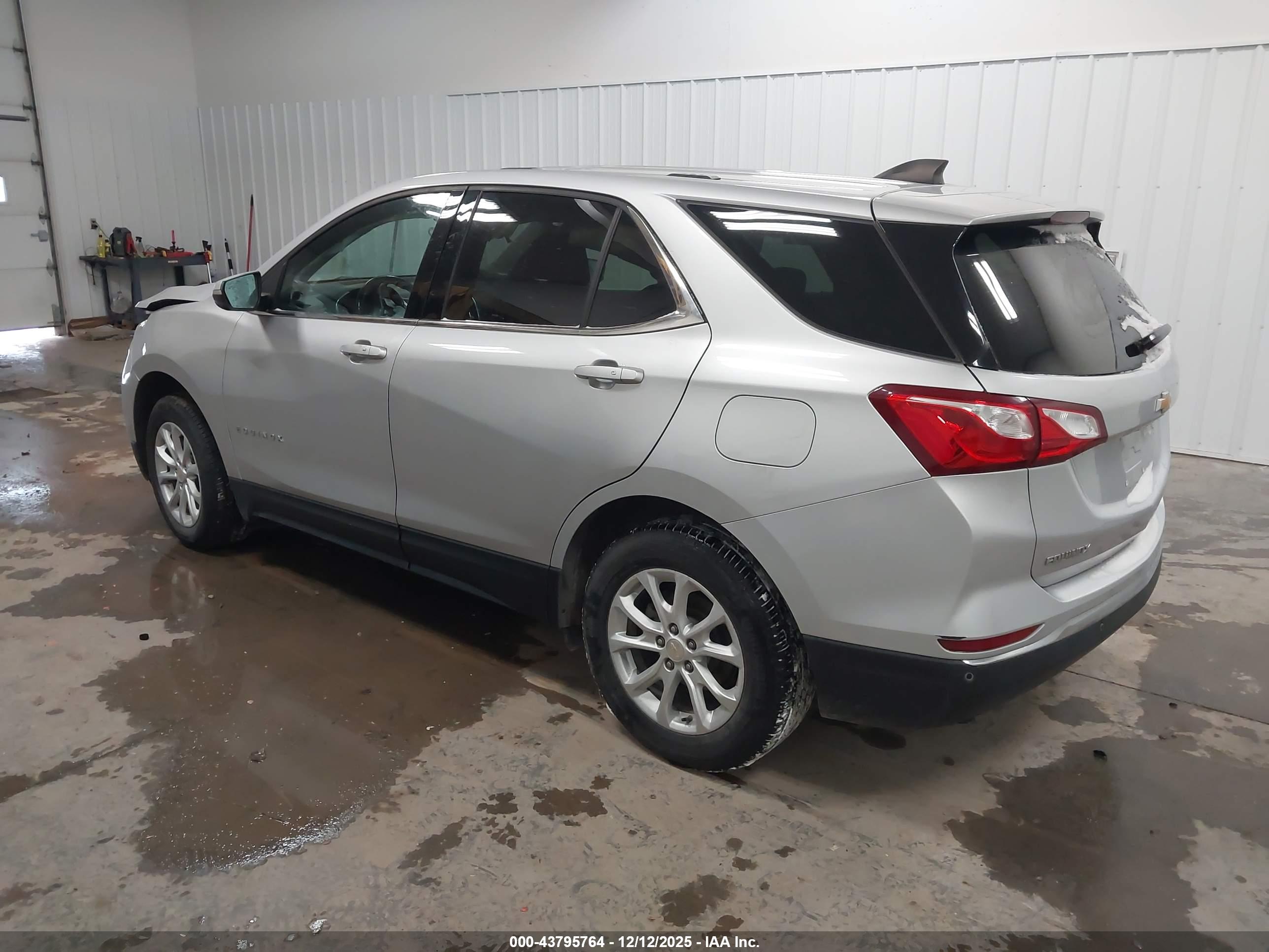 CHEVROLET EQUINOX image 3