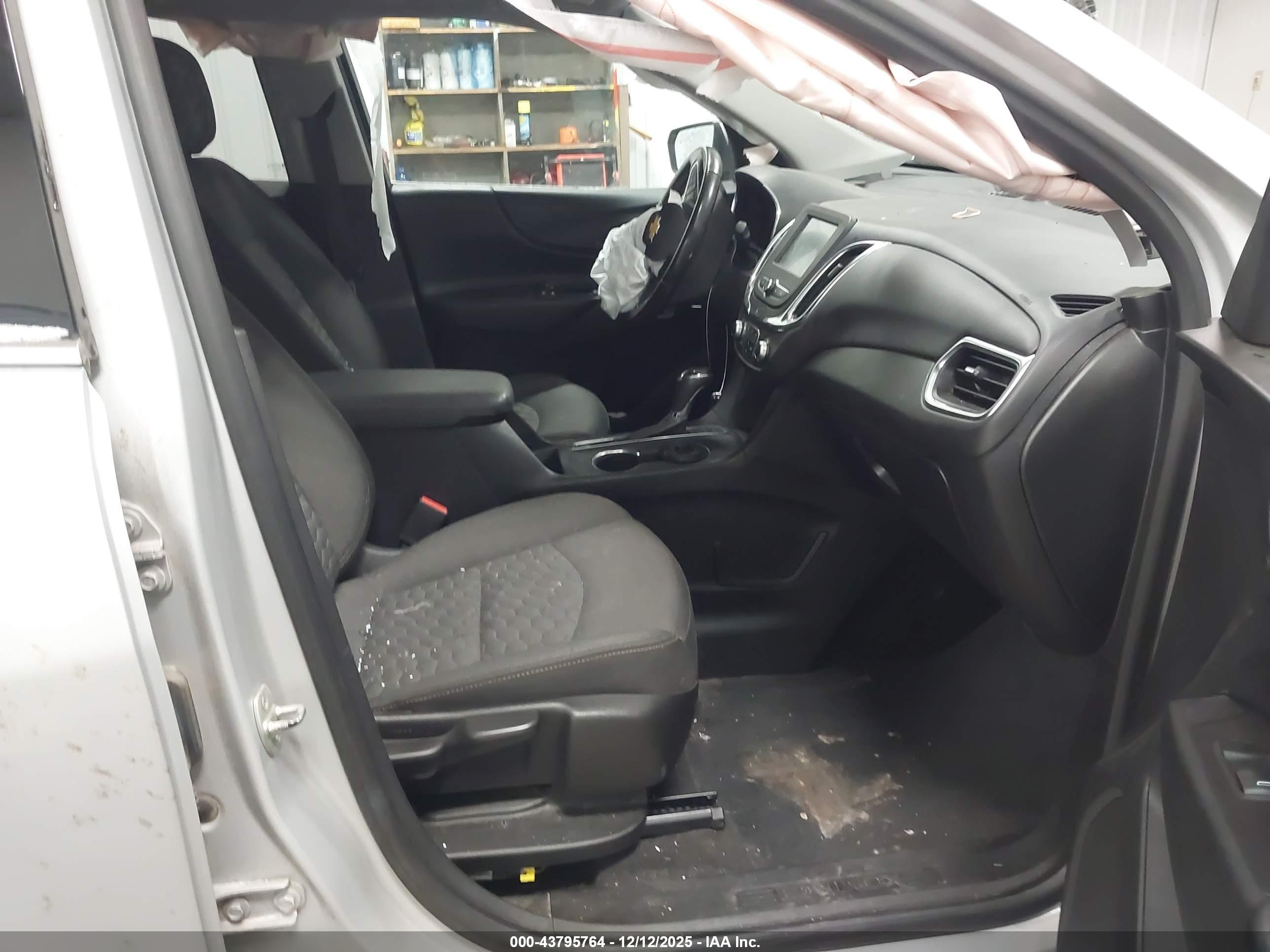 CHEVROLET EQUINOX image 5