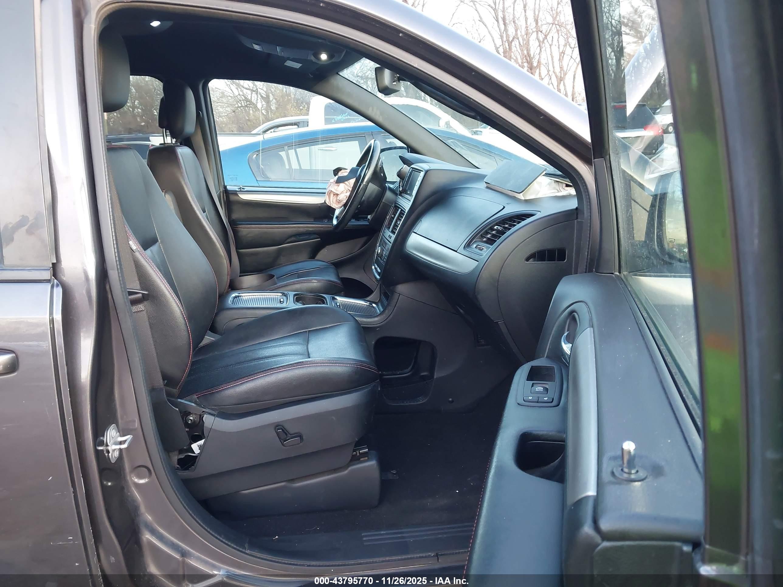 DODGE GRAND image 5