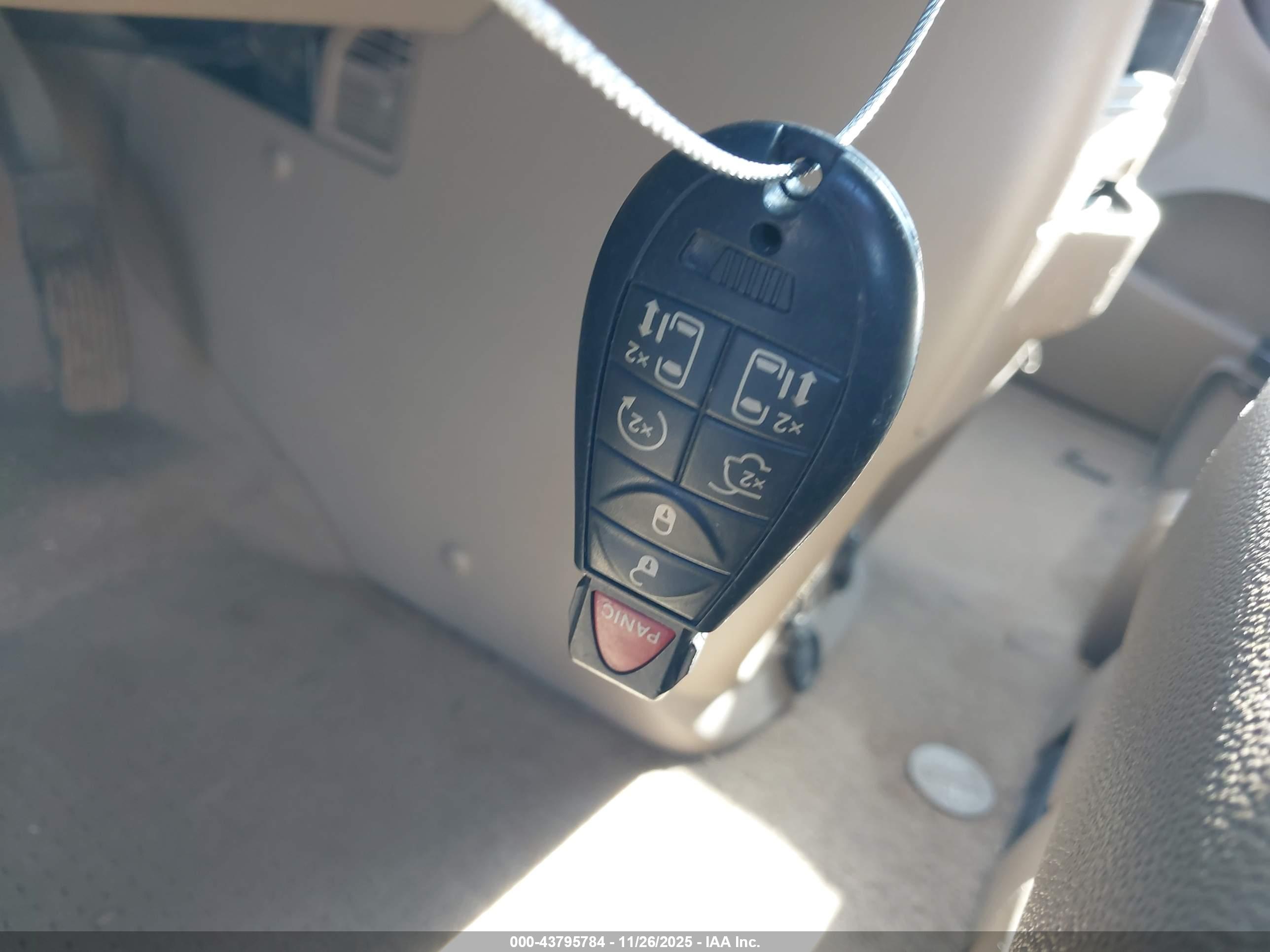 CHRYSLER TOWN image 11