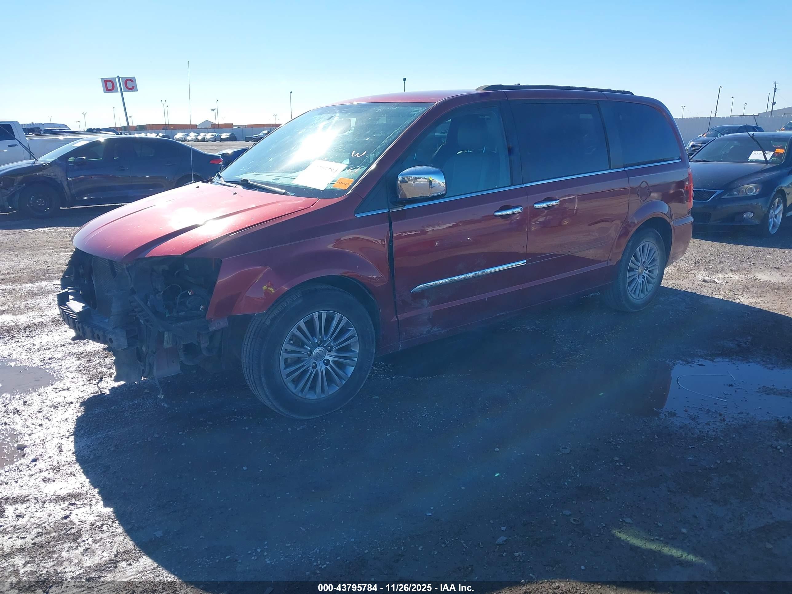 CHRYSLER TOWN image 2