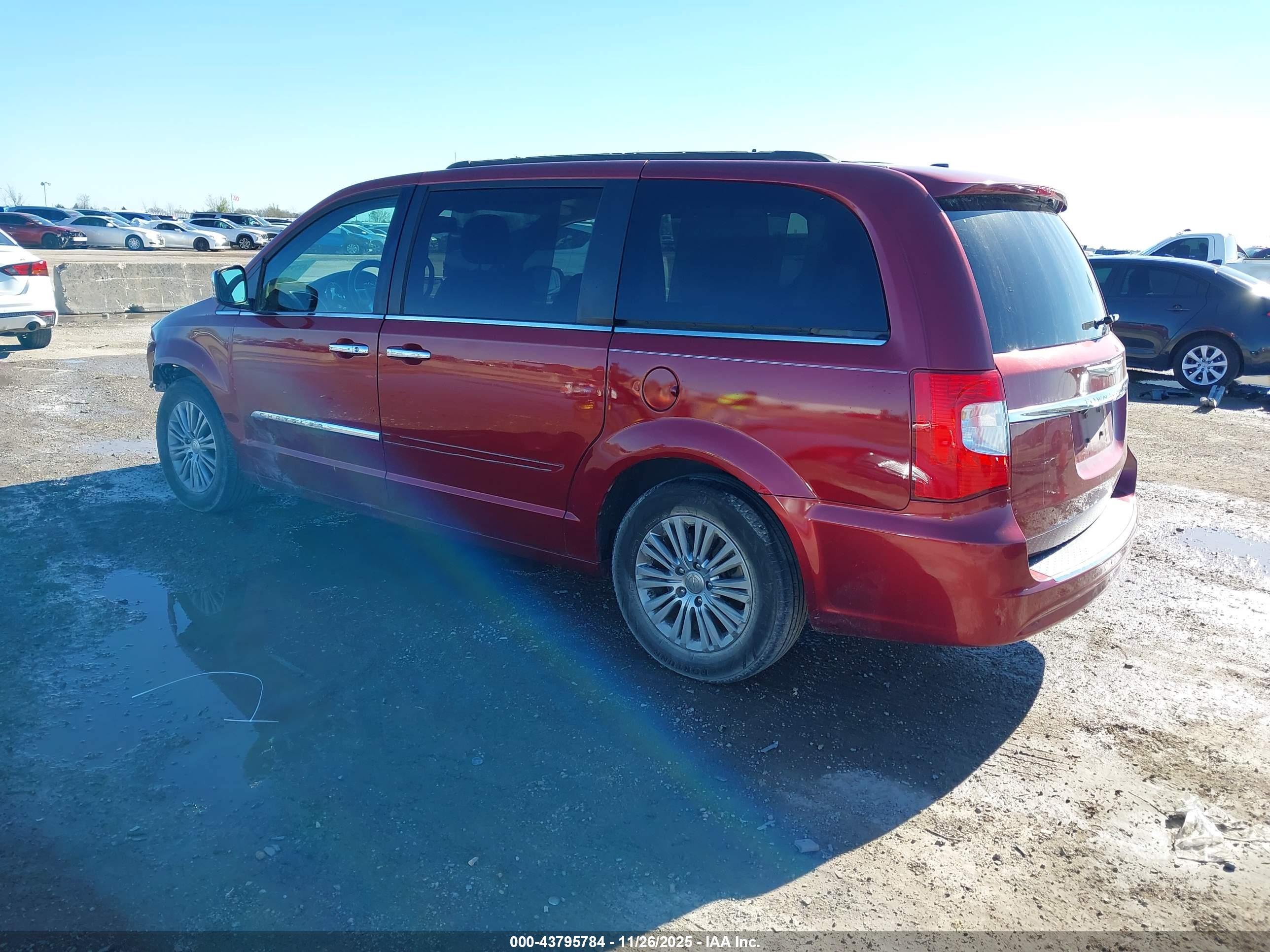 CHRYSLER TOWN image 3