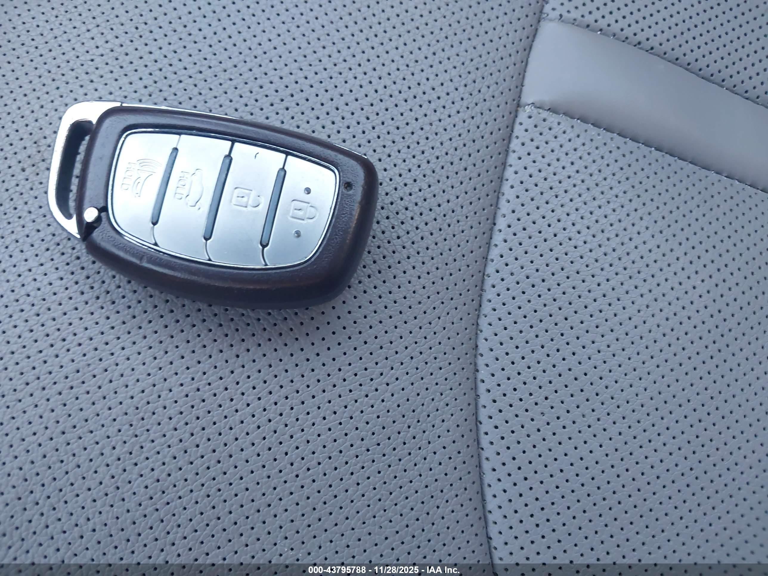 HYUNDAI SONATA image 11