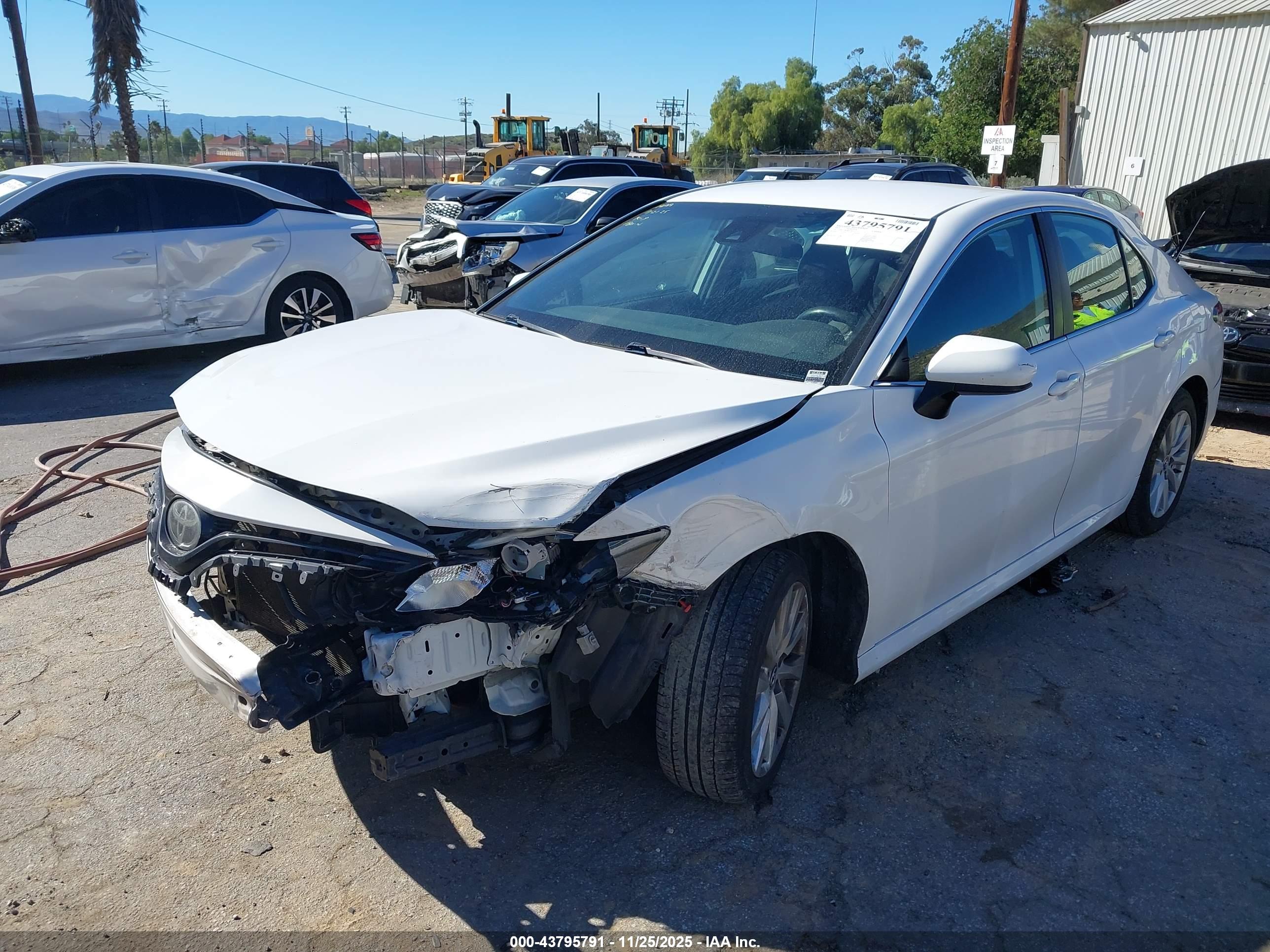 TOYOTA CAMRY image 2
