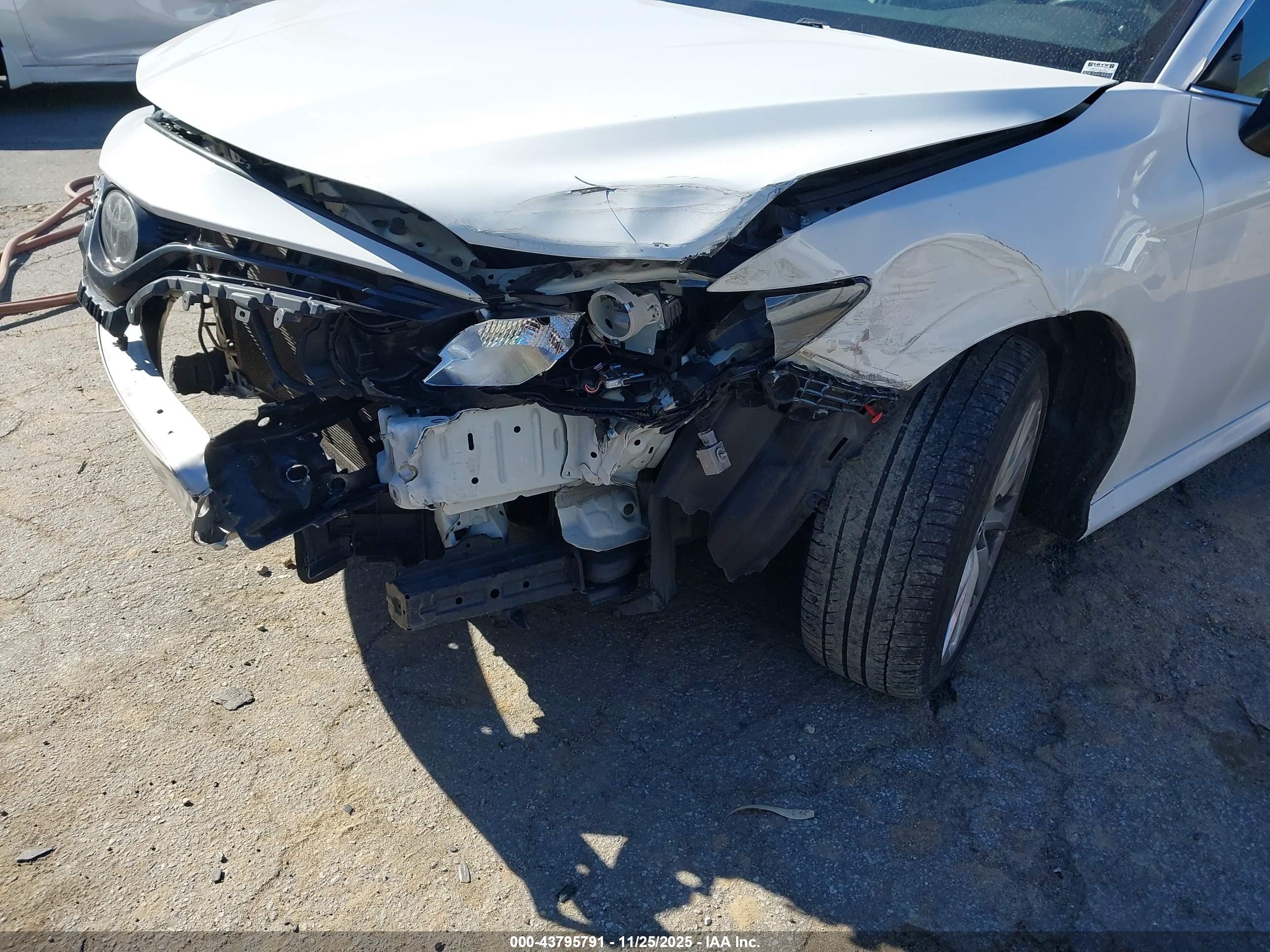 TOYOTA CAMRY image 6
