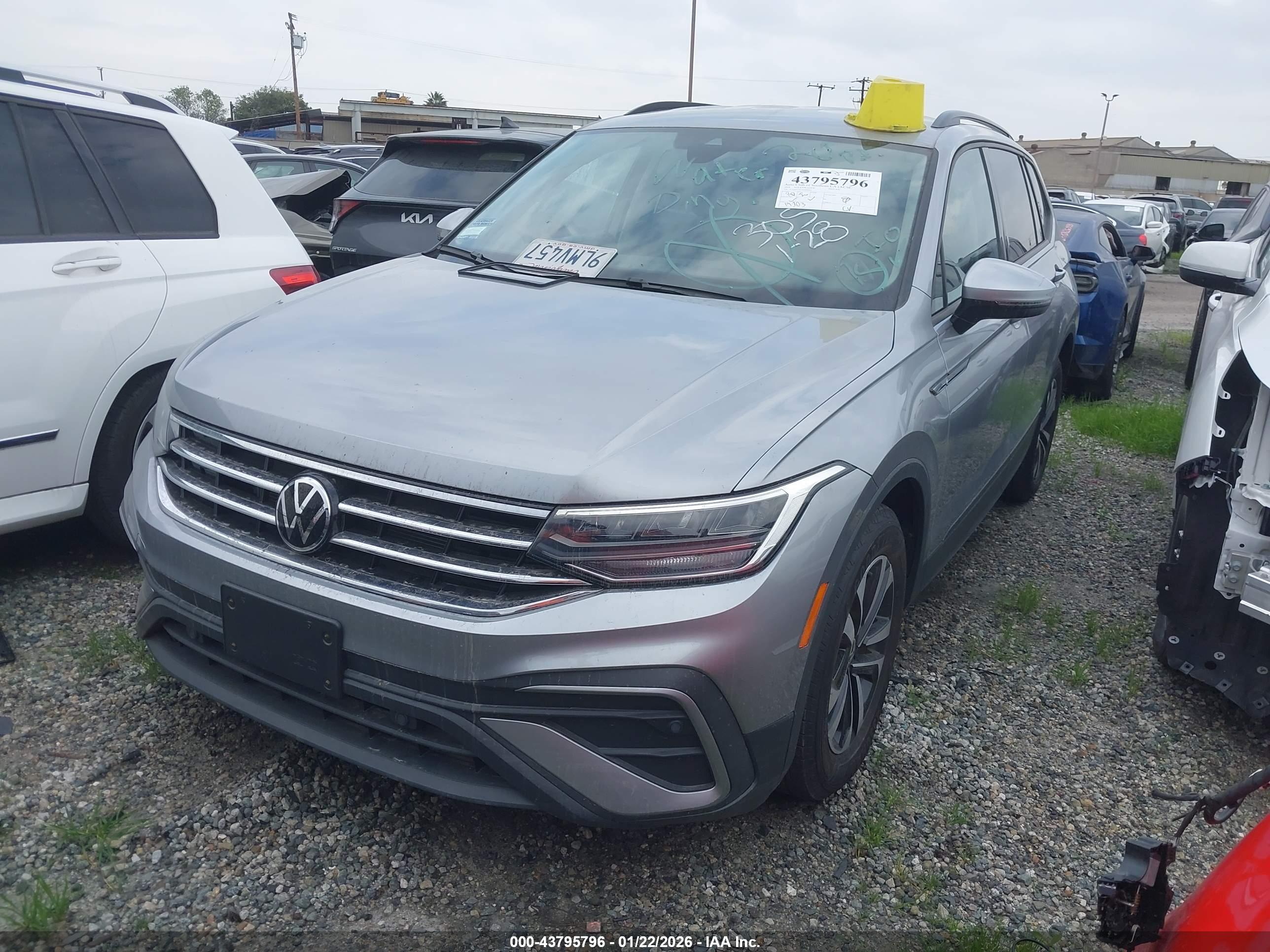 VOLKSWAGEN TIGUAN image 2