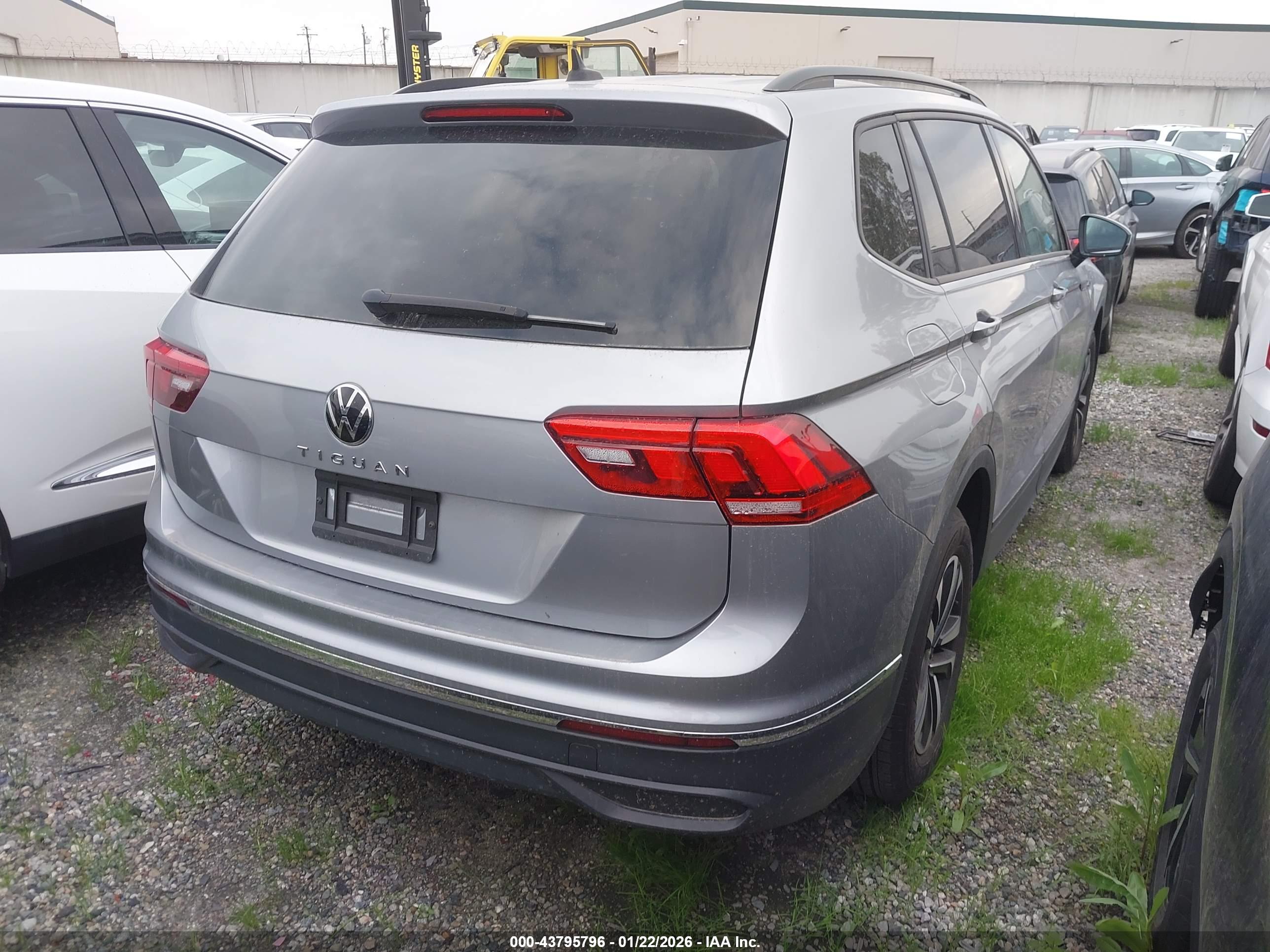VOLKSWAGEN TIGUAN image 4