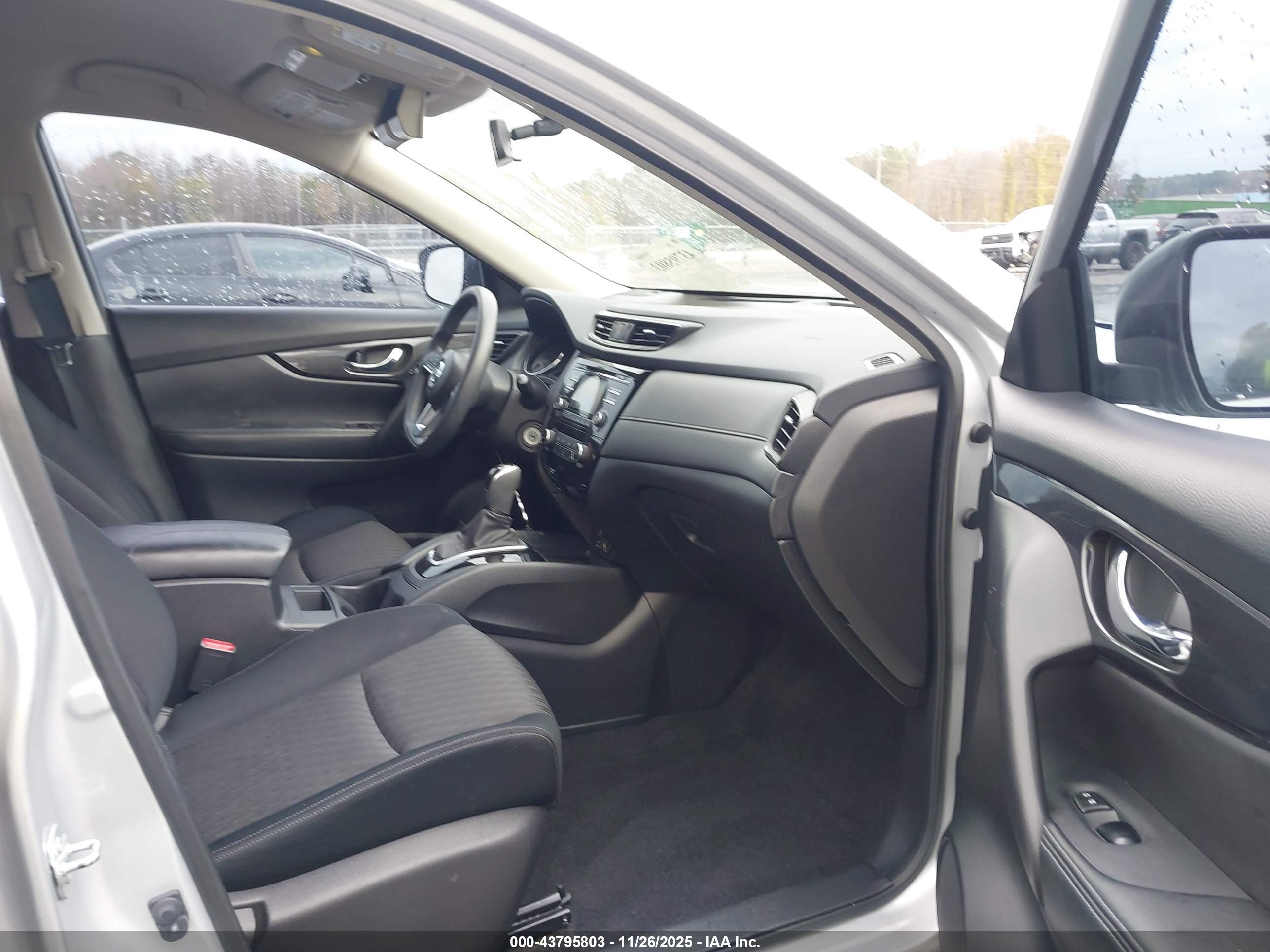 NISSAN ROGUE image 5