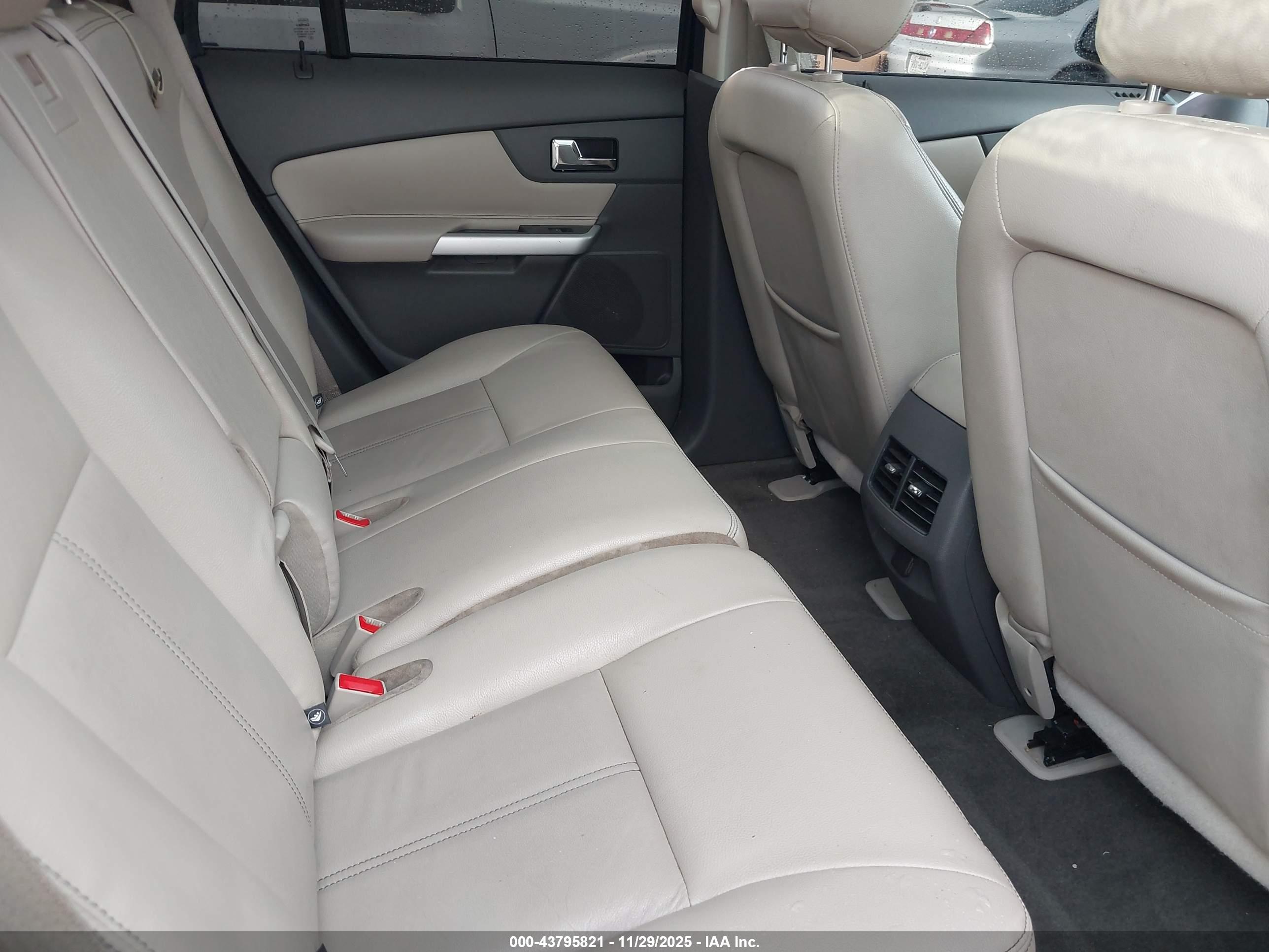 FORD EDGE image 8