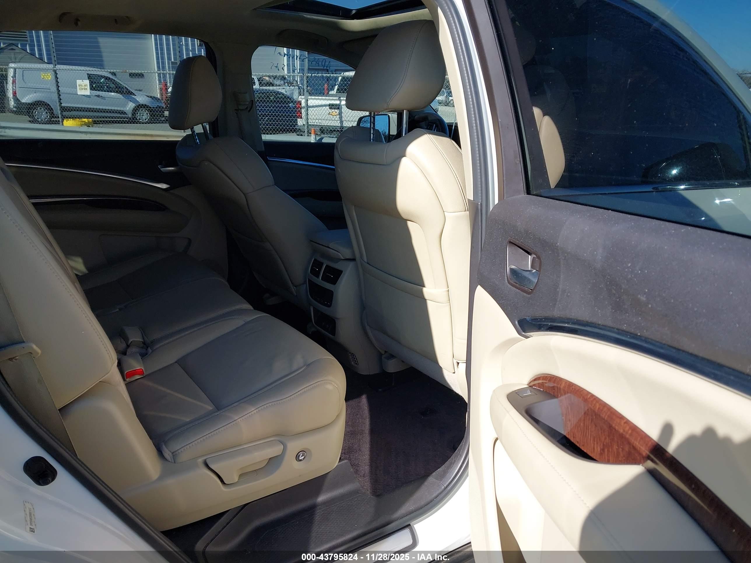 ACURA MDX image 8