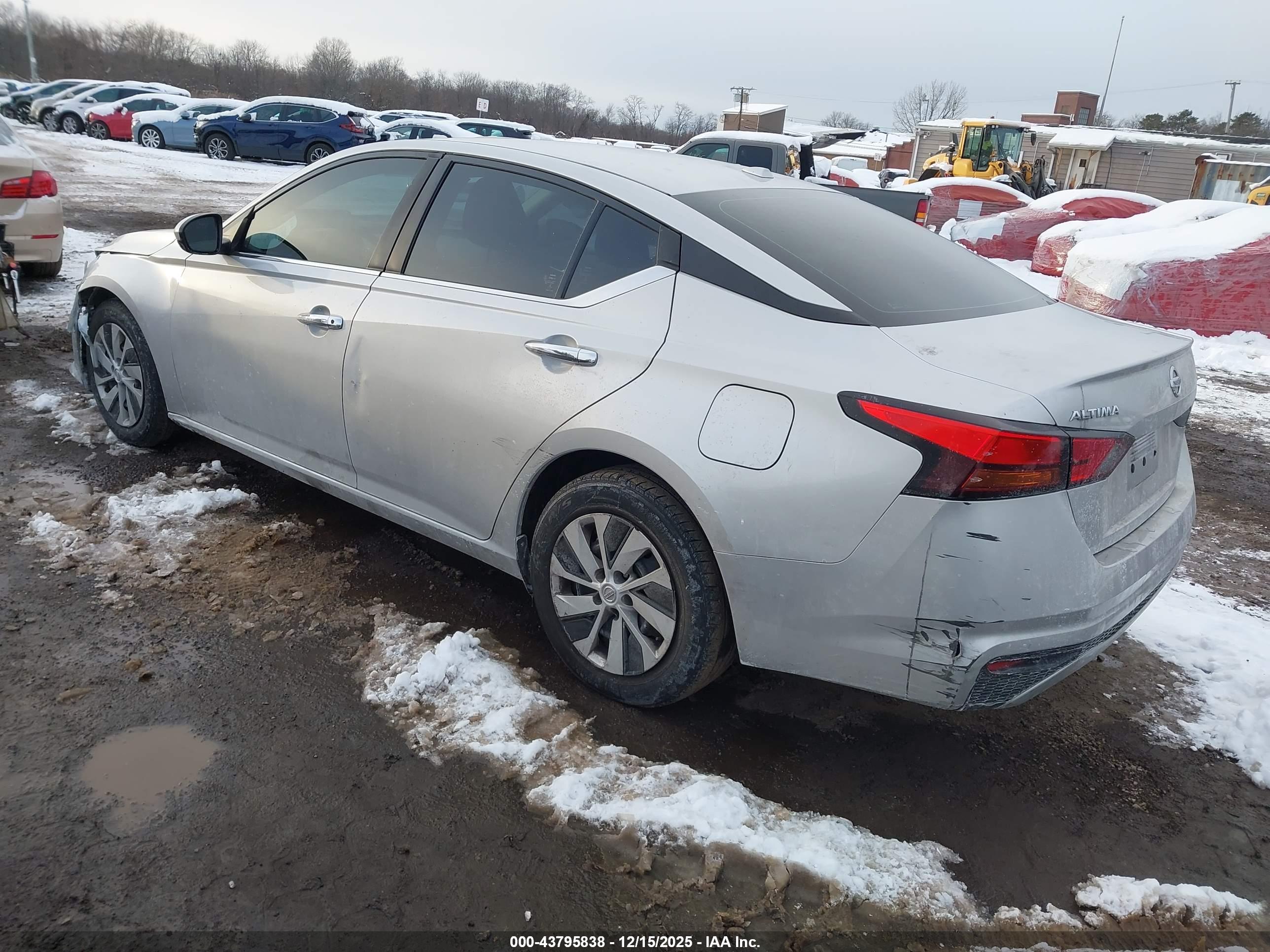 NISSAN ALTIMA image 3