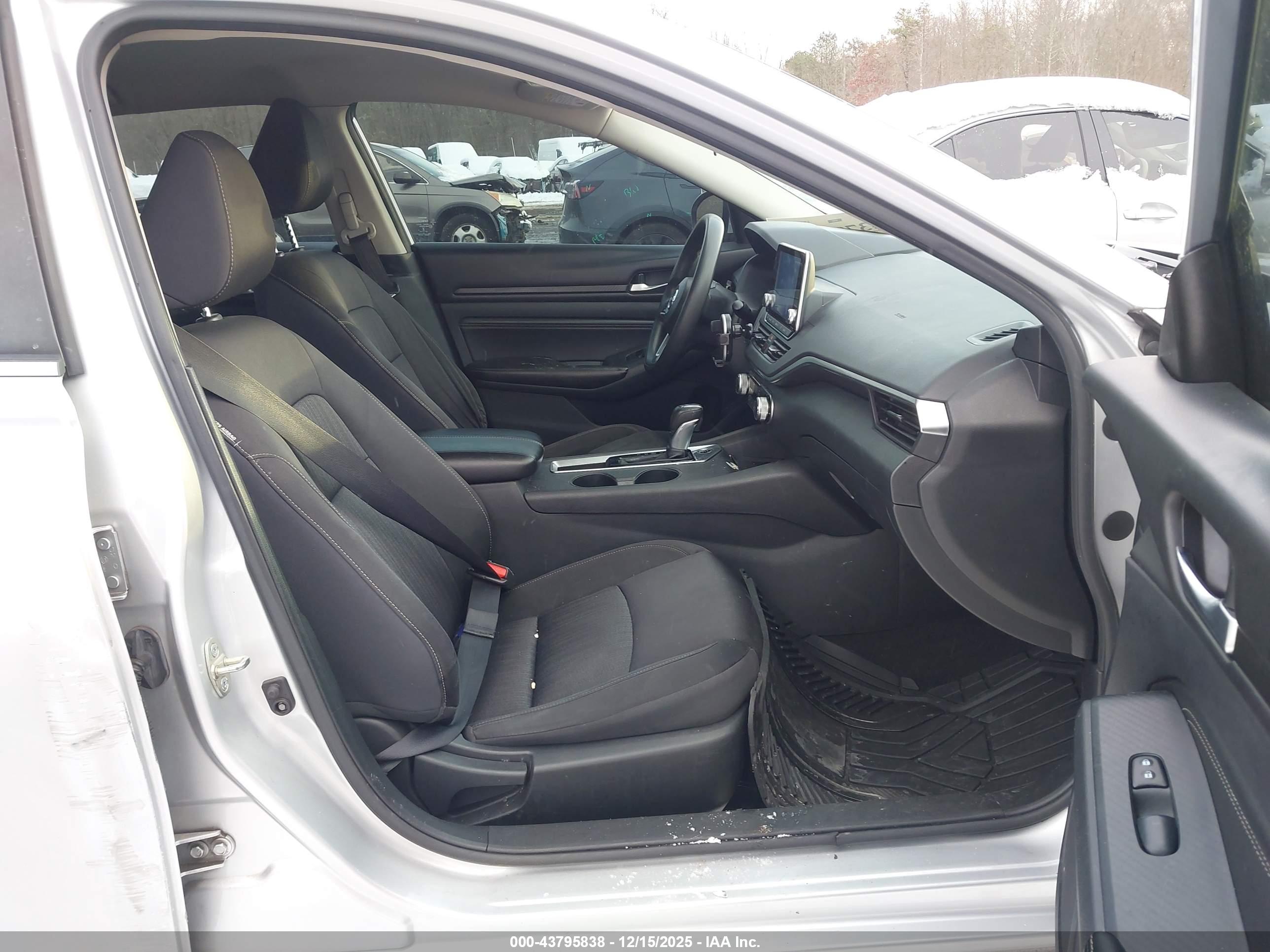 NISSAN ALTIMA image 5