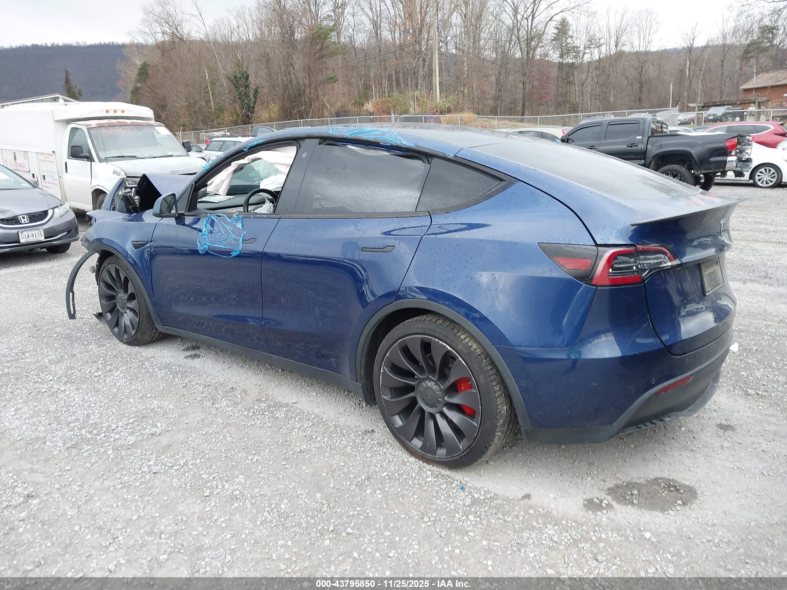 TESLA MODEL image 3