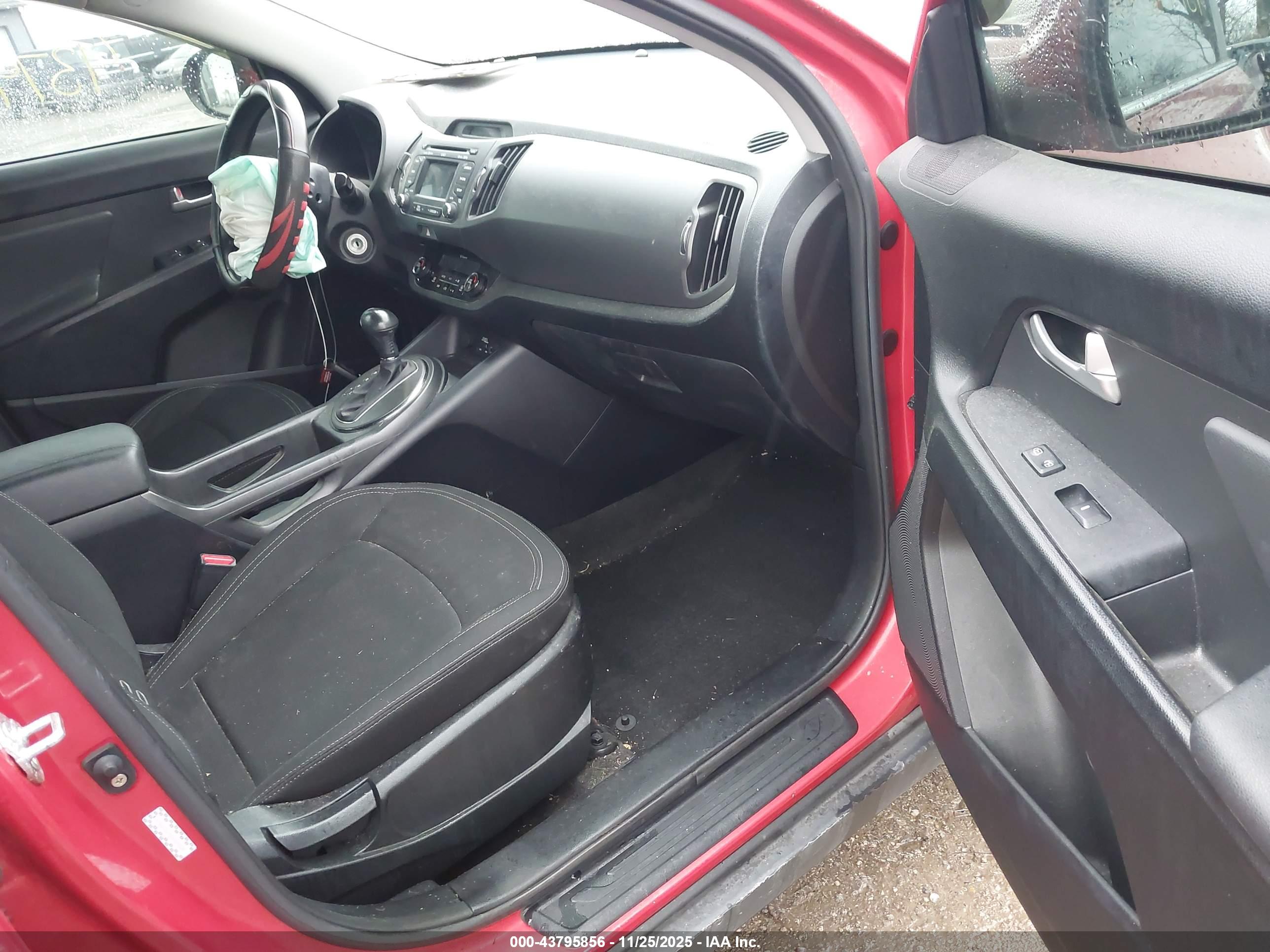 KIA SPORTAGE image 5
