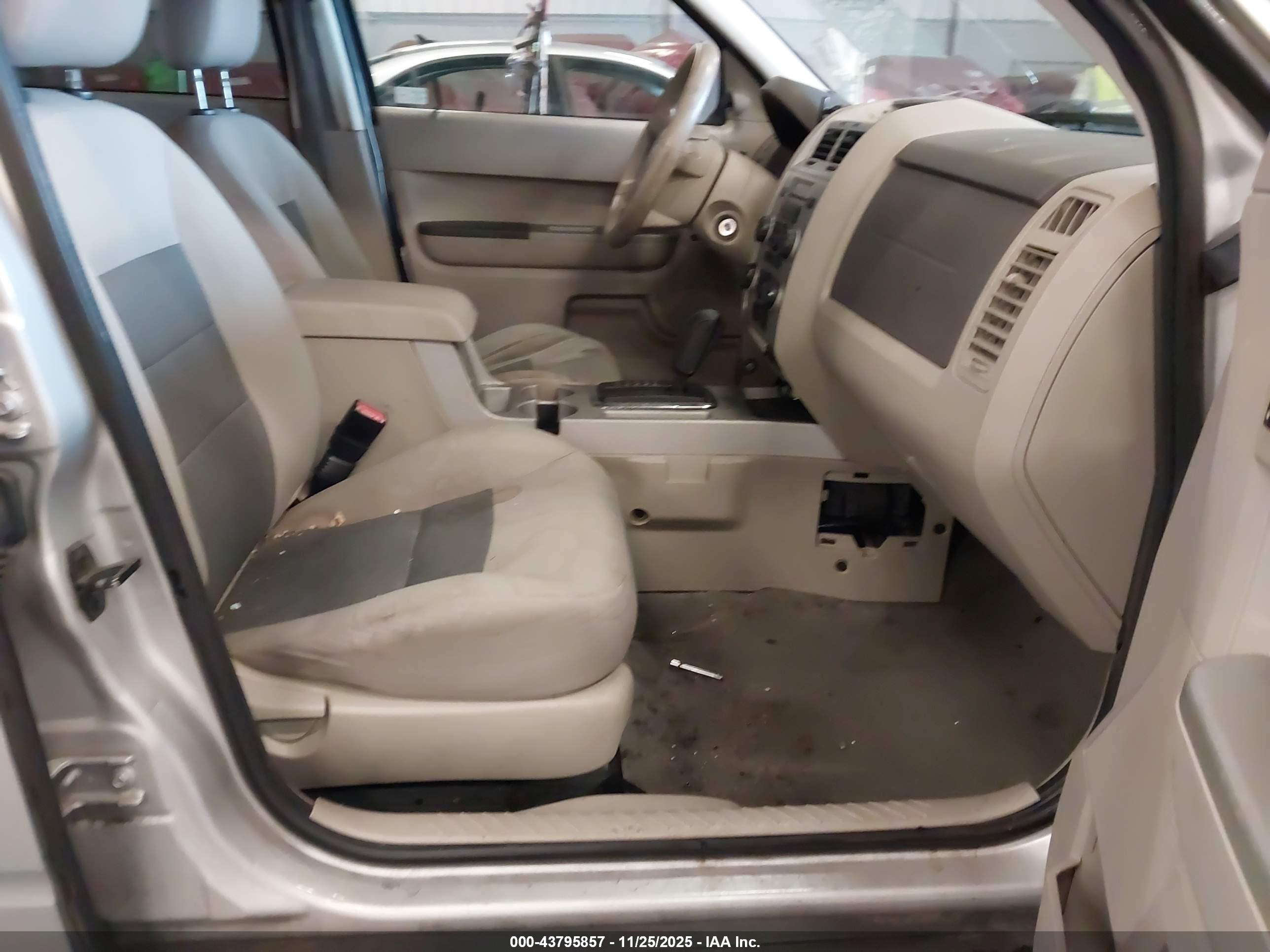 FORD ESCAPE image 5