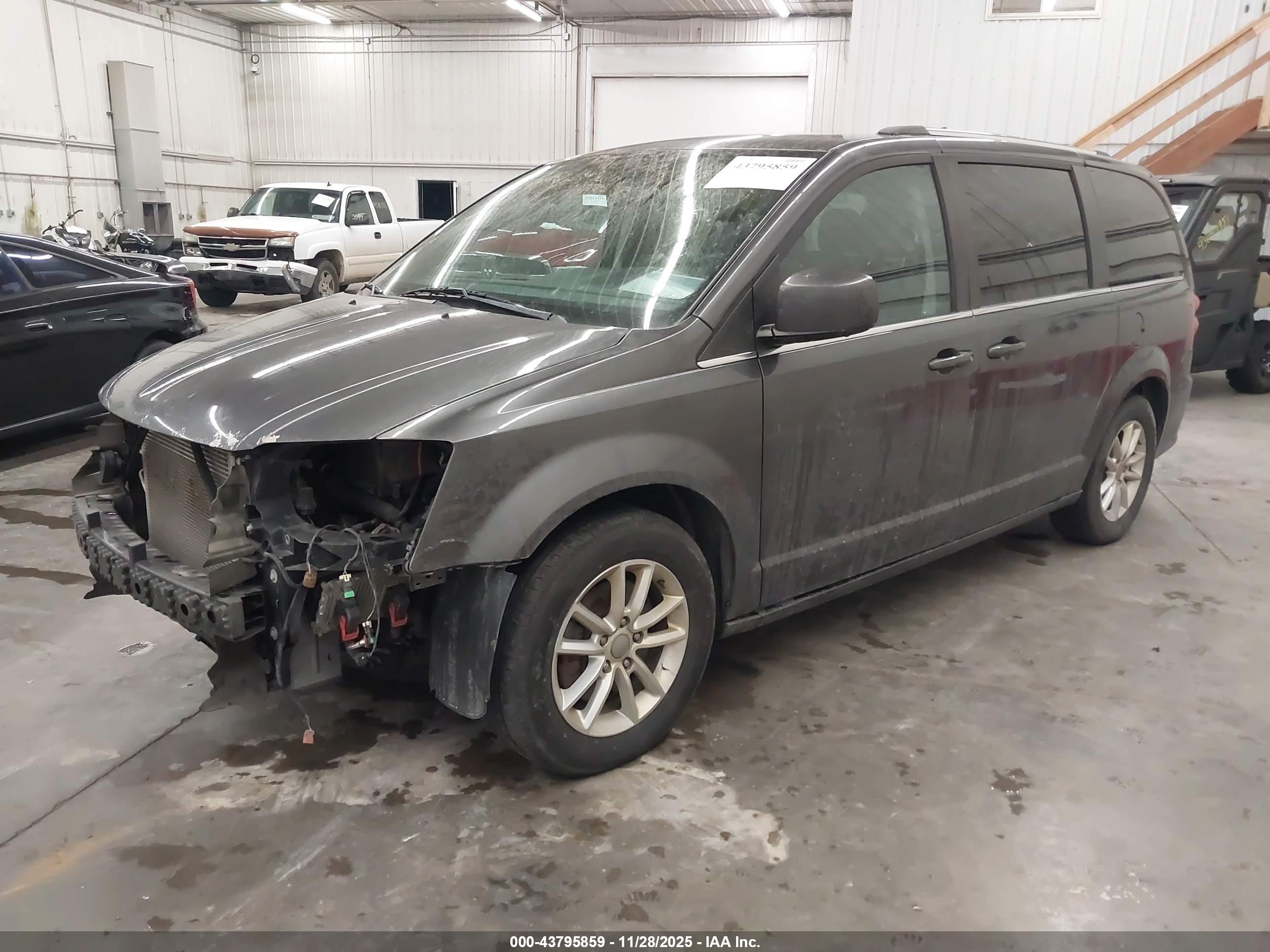 DODGE GRAND image 2