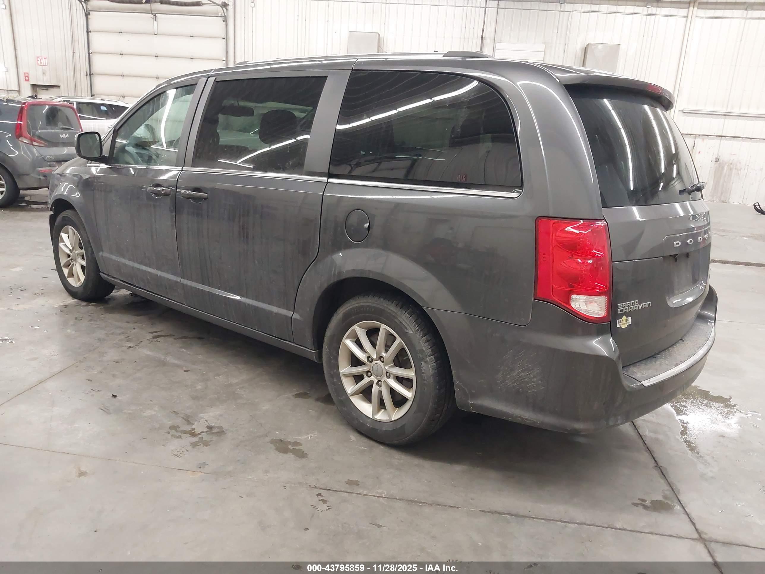 DODGE GRAND image 3