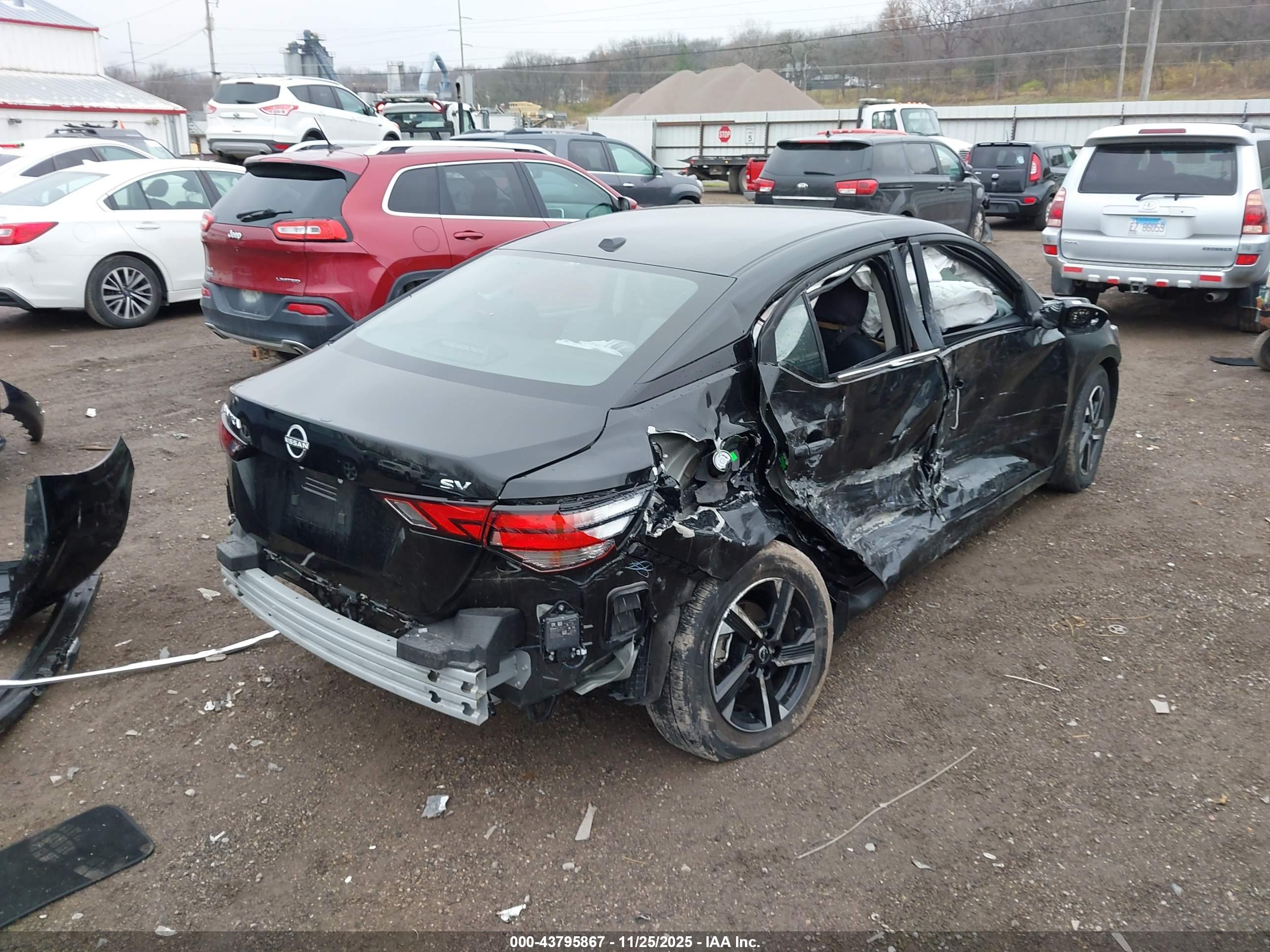 NISSAN SENTRA image 4