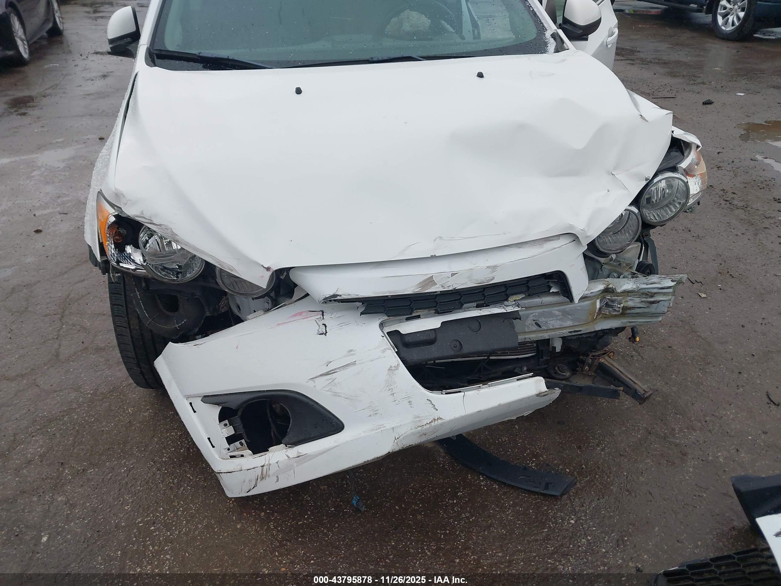 CHEVROLET SONIC image 6