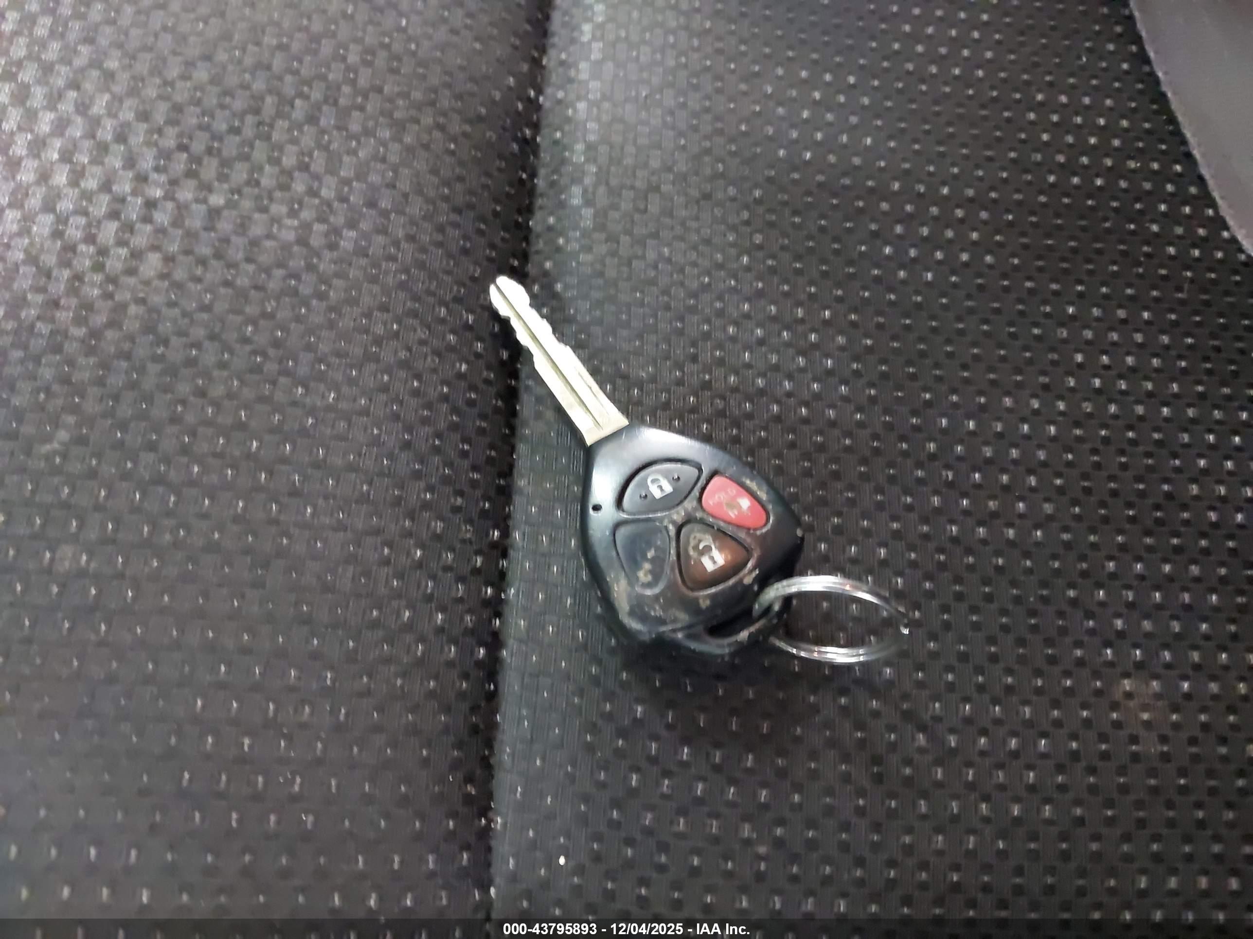 PONTIAC VIBE image 11