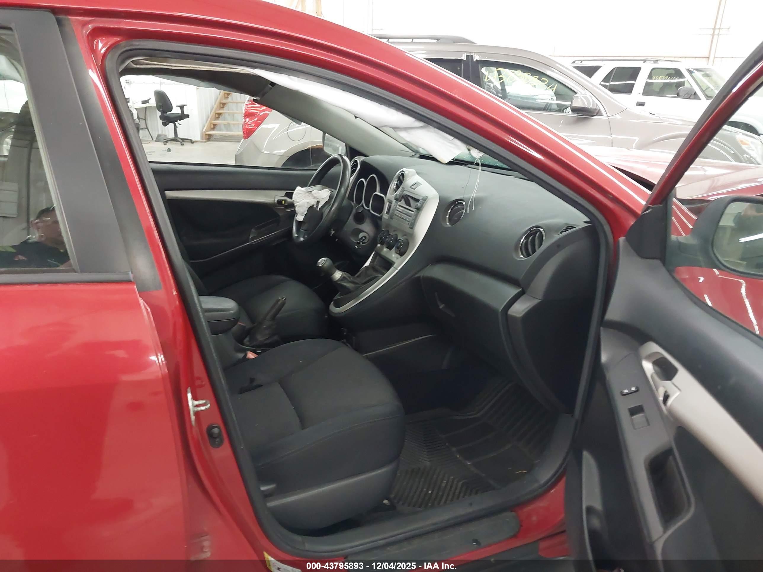 PONTIAC VIBE image 5