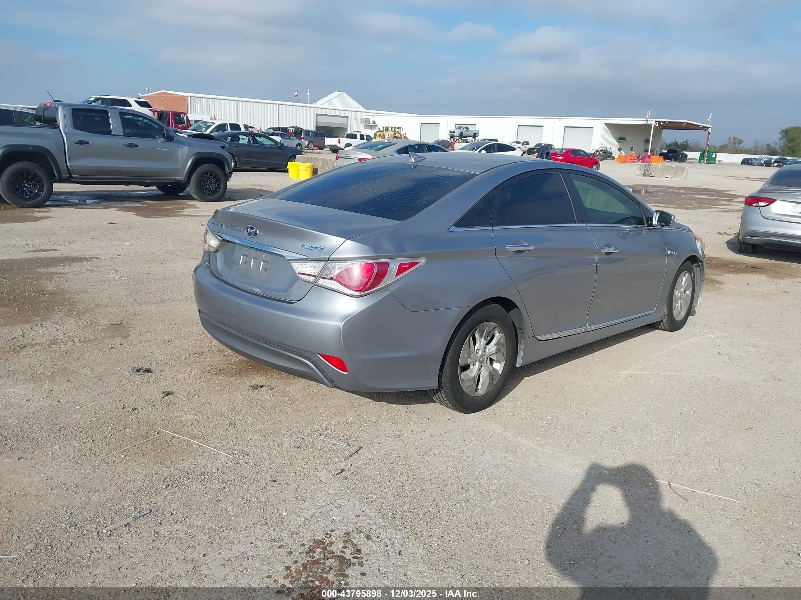 HYUNDAI SONATA image 4