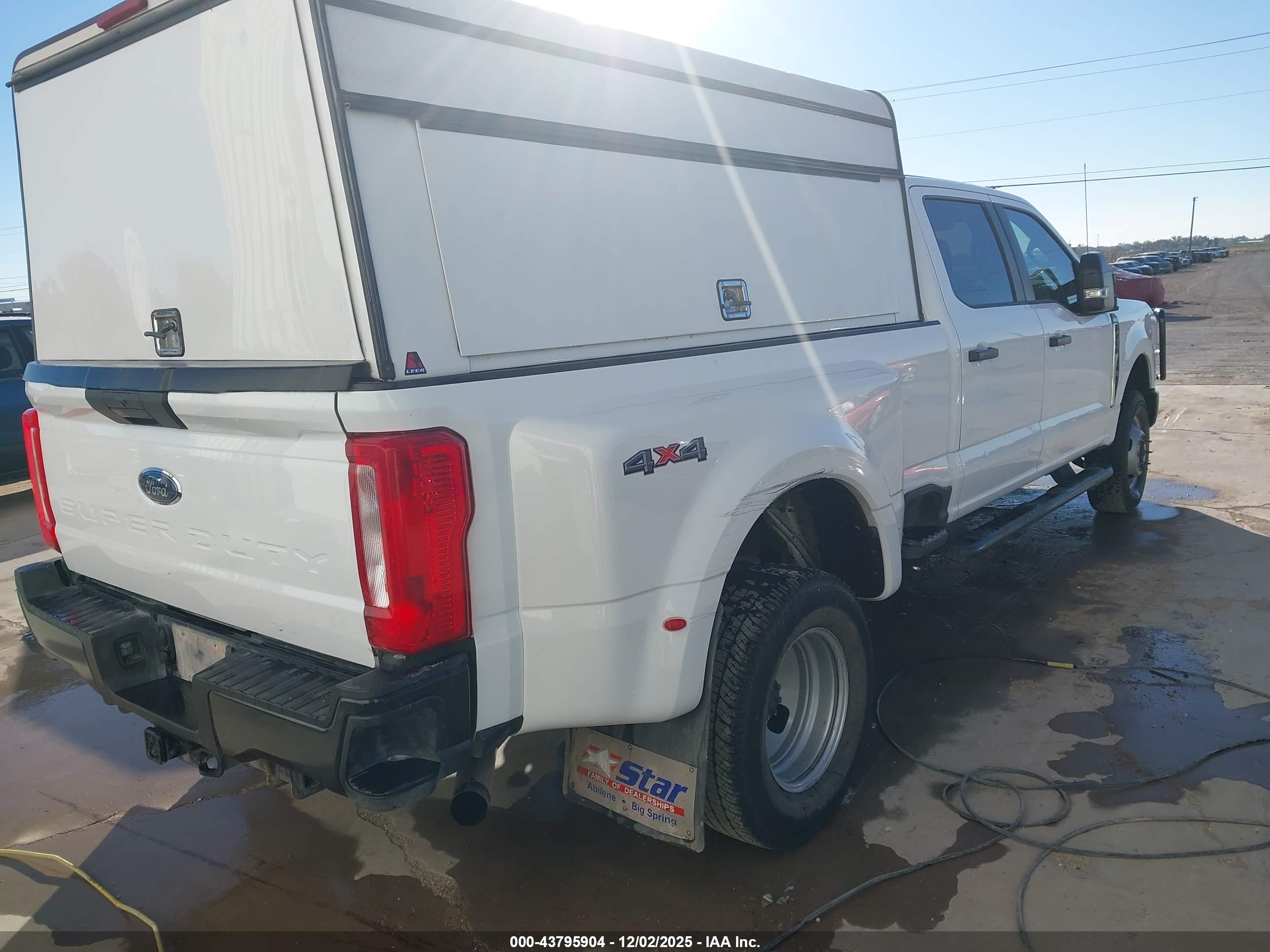 FORD F-350 image 4