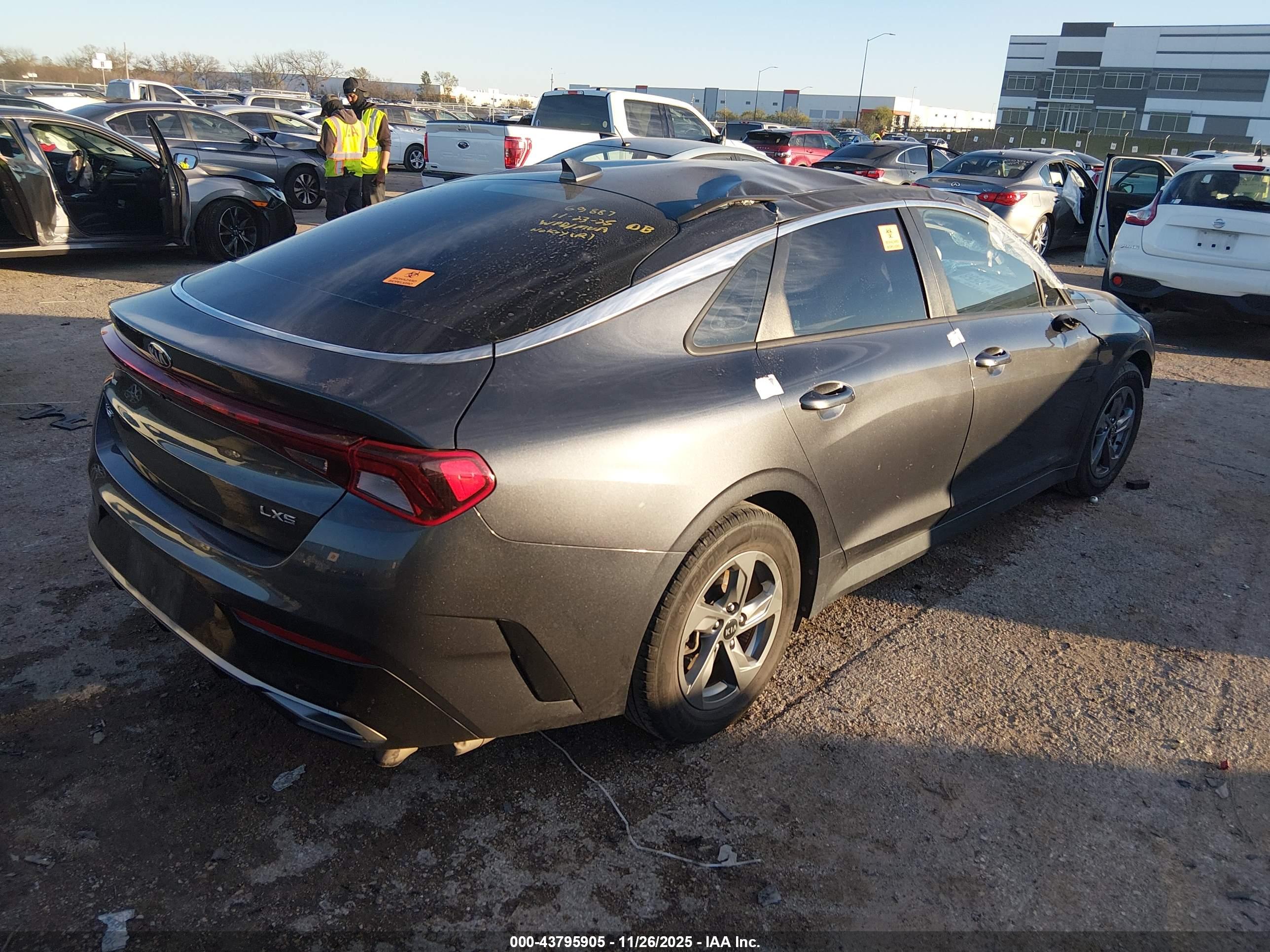 KIA K5 image 4