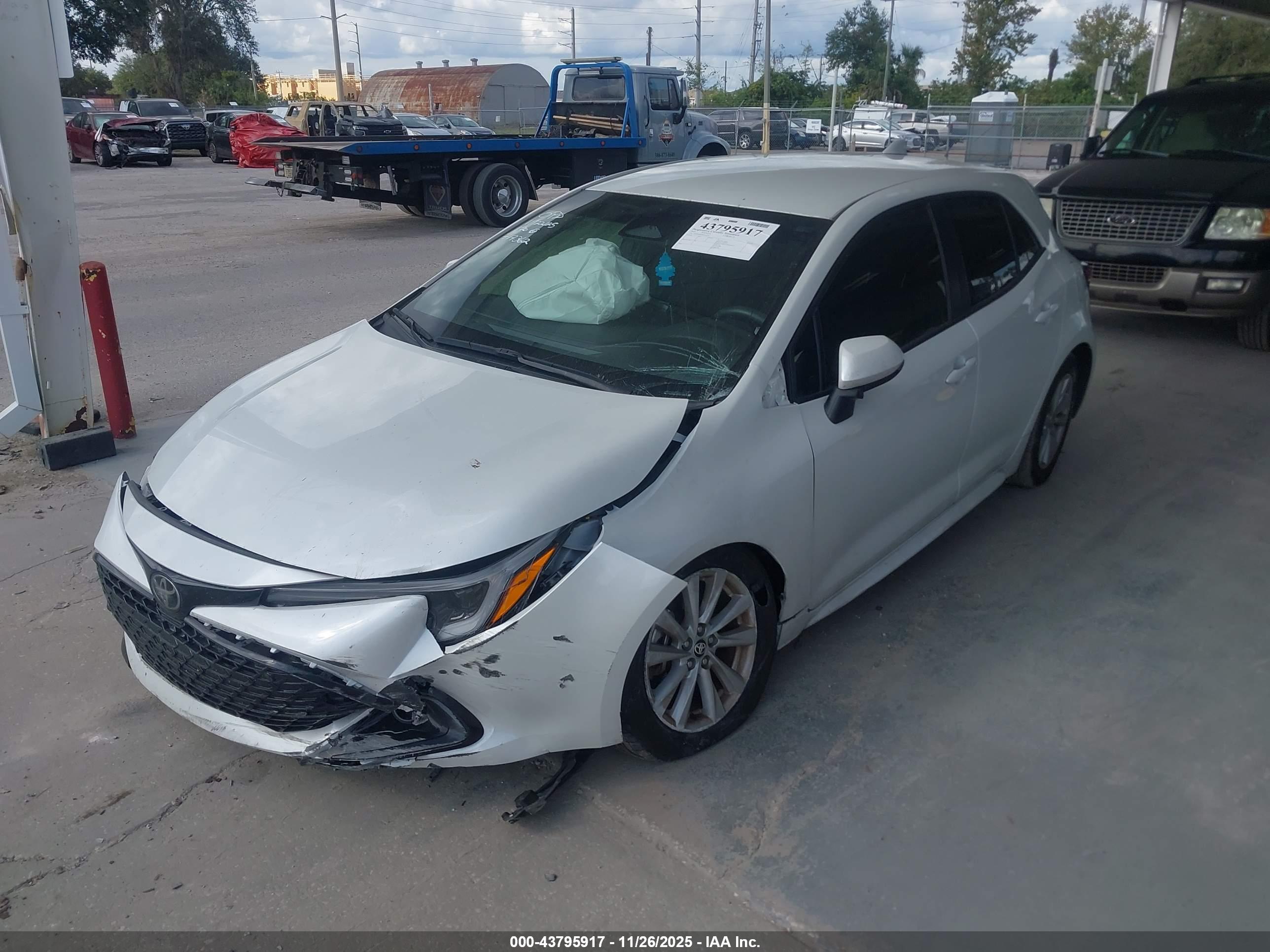TOYOTA COROLLA image 2