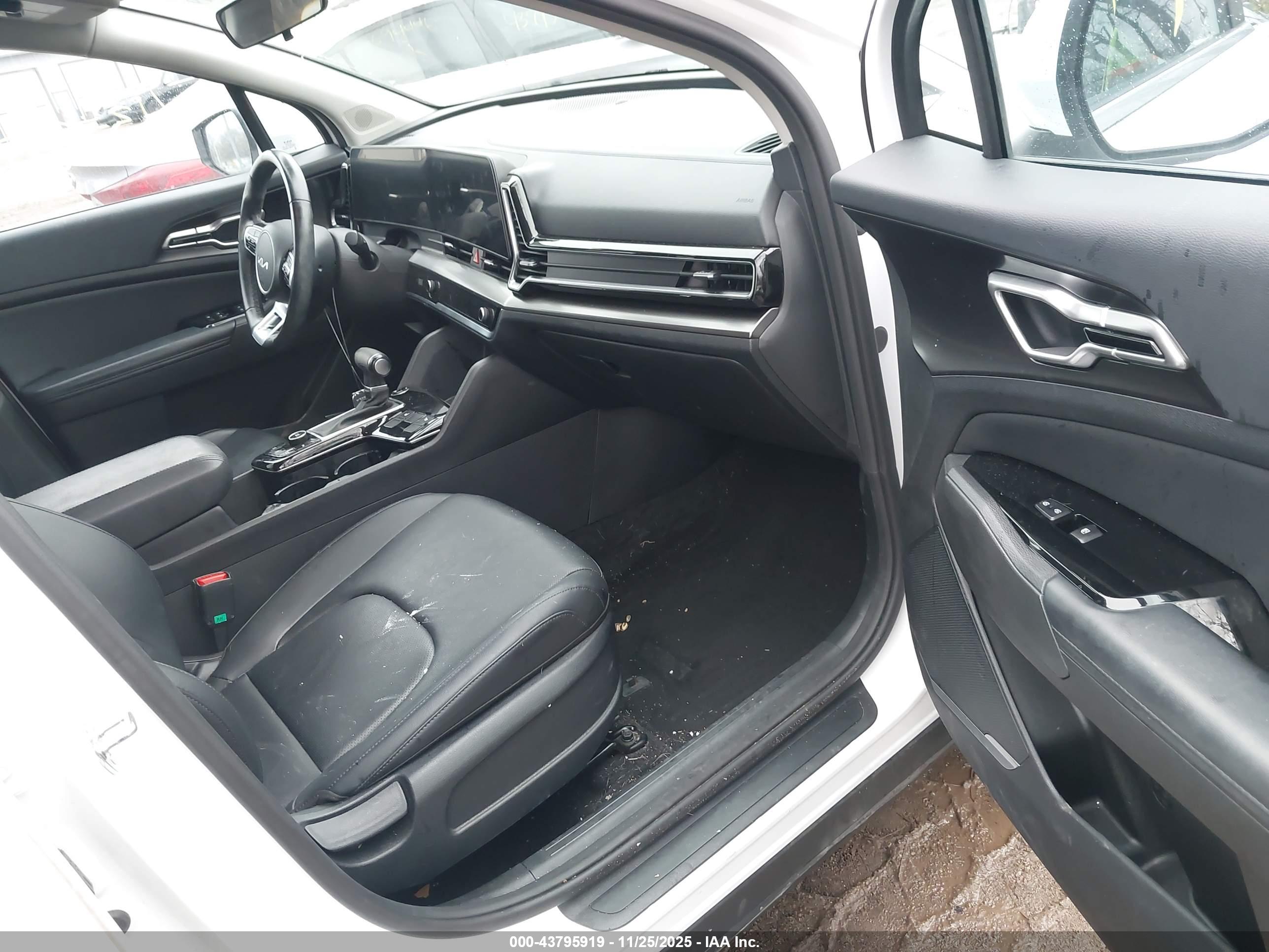 KIA SPORTAGE image 5