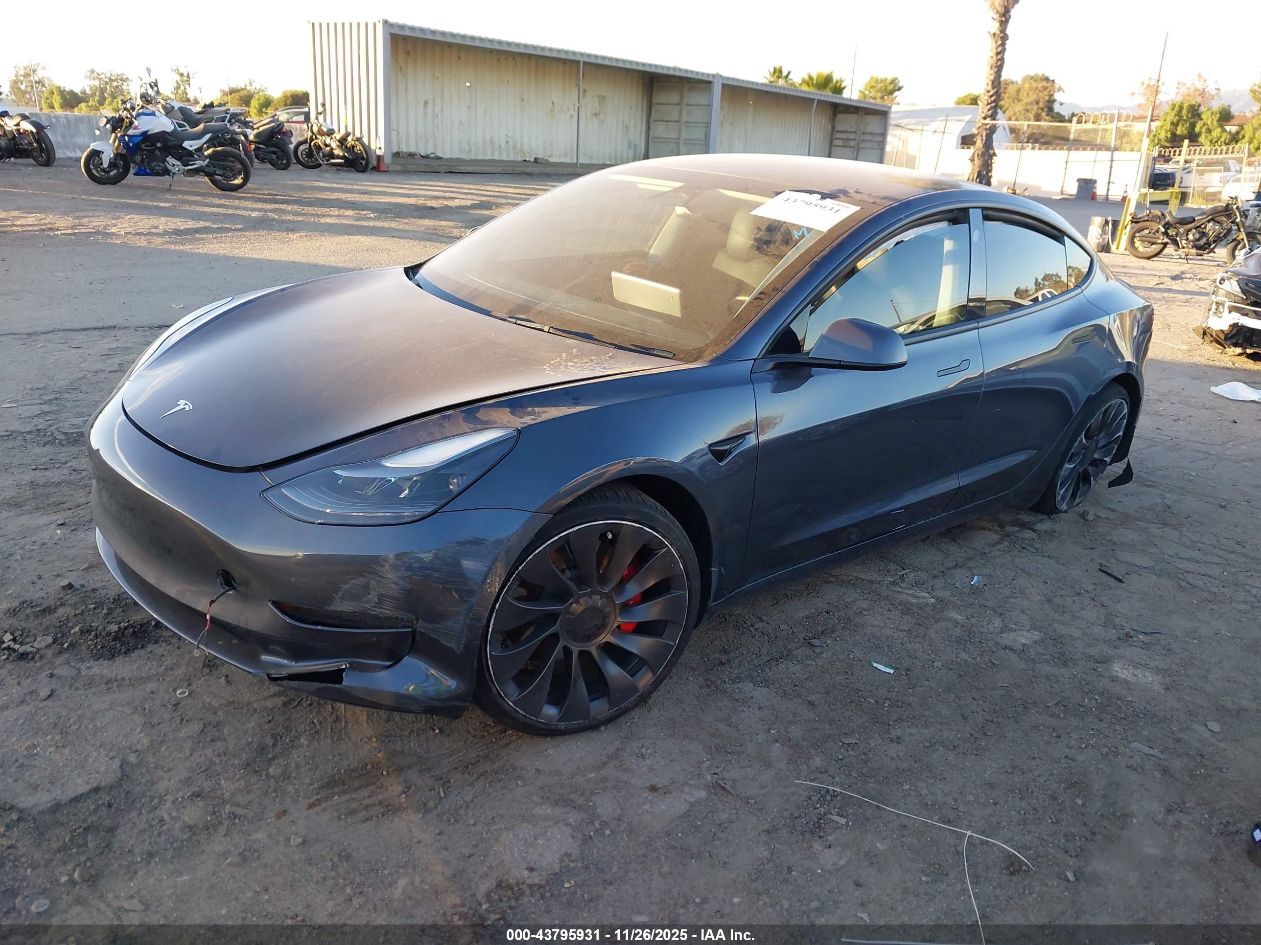 TESLA MODEL image 2