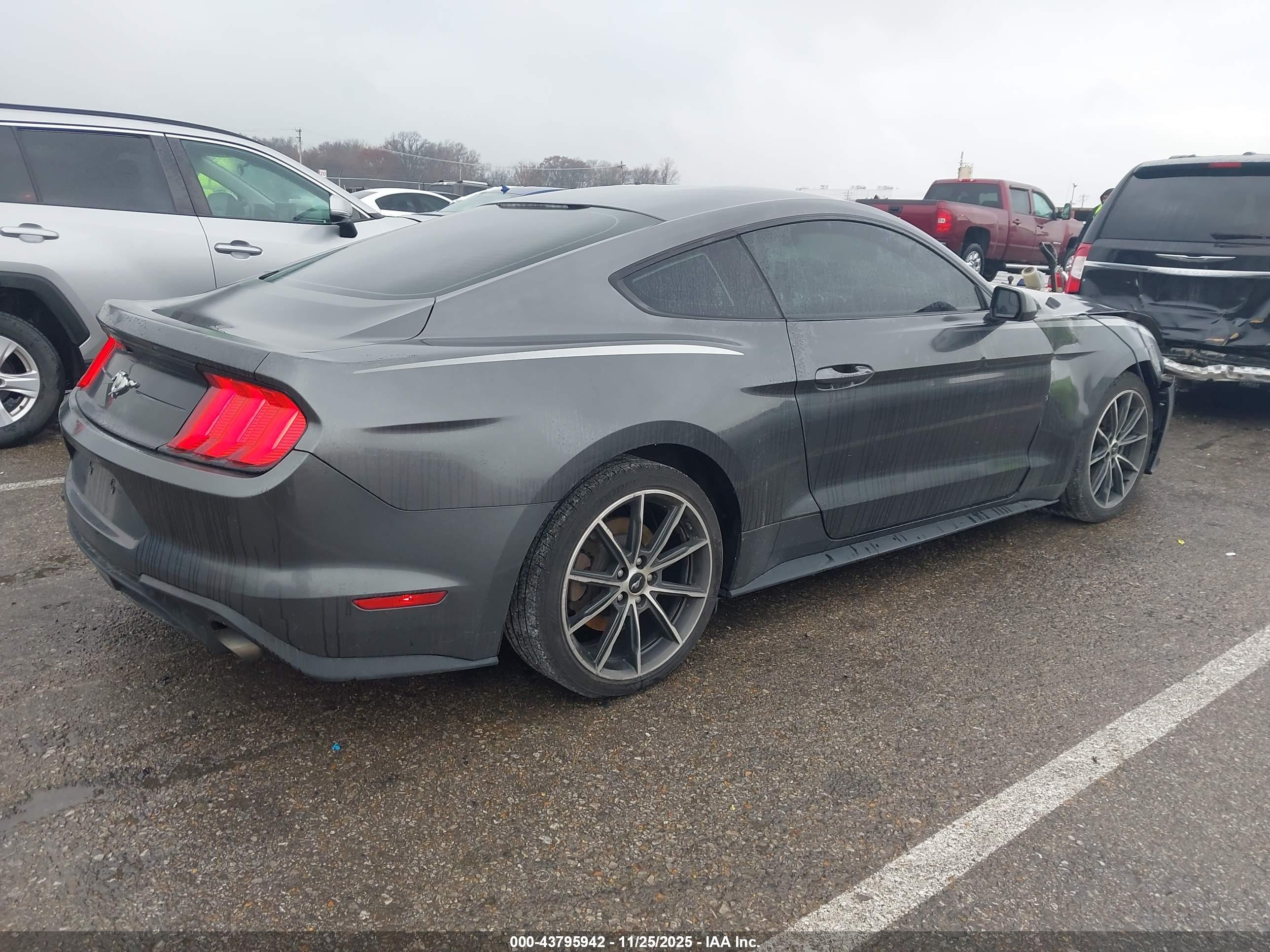 FORD MUSTANG image 4